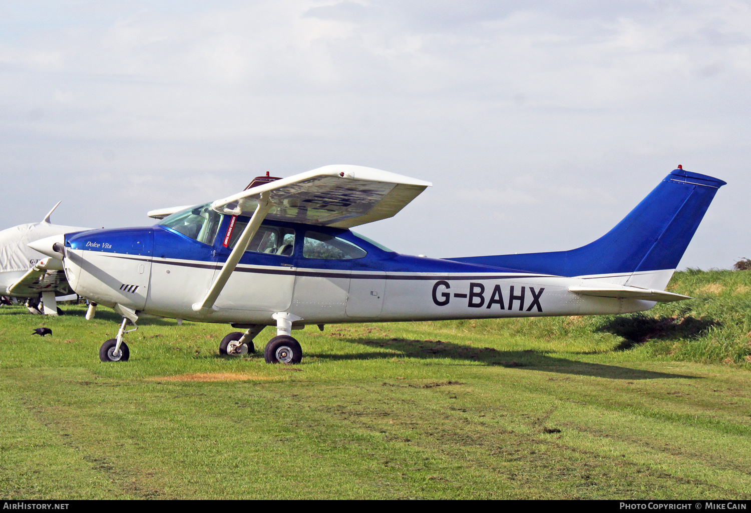 Aircraft Photo of G-BAHX | Cessna 182P Skylane | AirHistory.net #601354