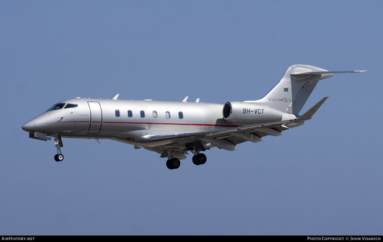 Aircraft Photo of 9H-VCT | Bombardier Challenger 350 (BD-100-1A10) | VistaJet | AirHistory.net #601410