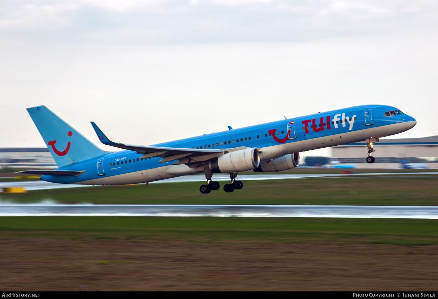 Aircraft Photo of SE-RFP | Boeing 757-204 | TUIfly Nordic | AirHistory.net #601615