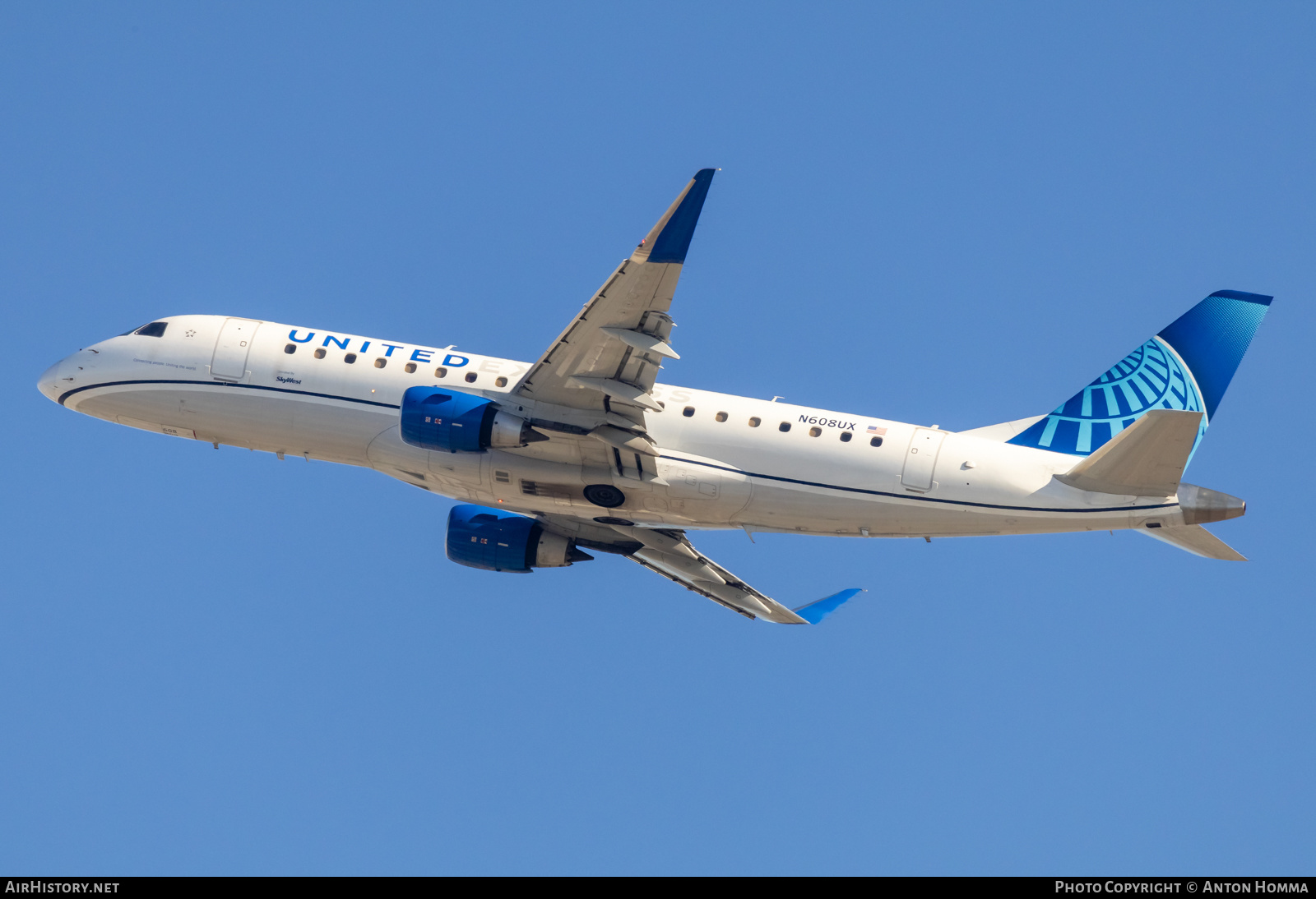 Aircraft Photo of N608UX | Embraer 175LL (ERJ-170-200LL) | United Express | AirHistory.net #601641