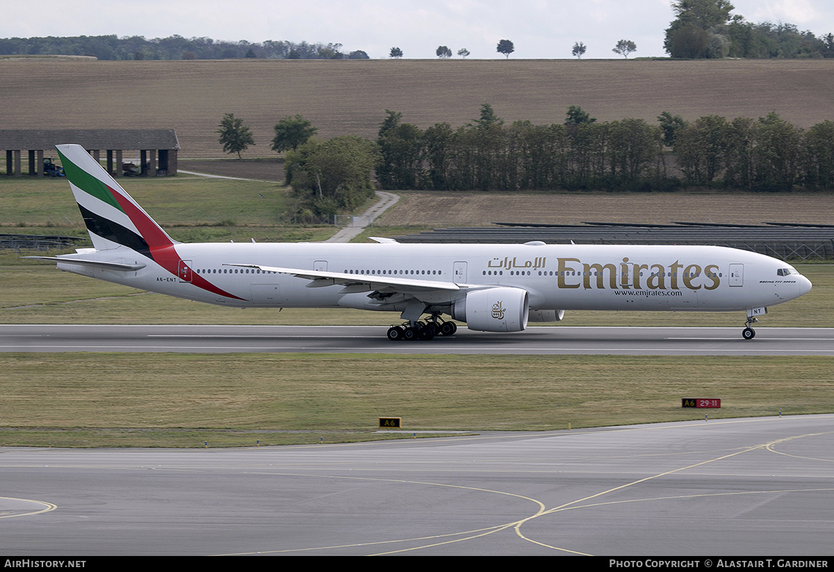Aircraft Photo of A6-ENT | Boeing 777-31H/ER | Emirates | AirHistory.net #601674