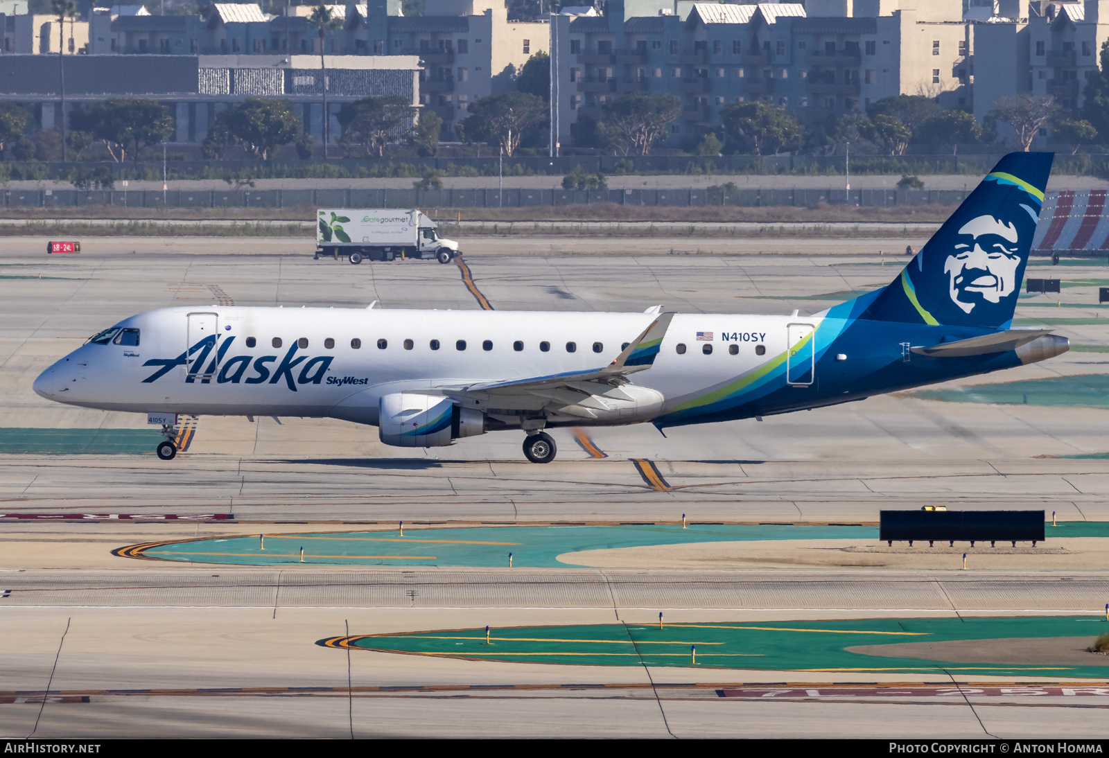 Aircraft Photo of N410SY | Embraer 175LR (ERJ-170-200LR) | Alaska Airlines | AirHistory.net #601690