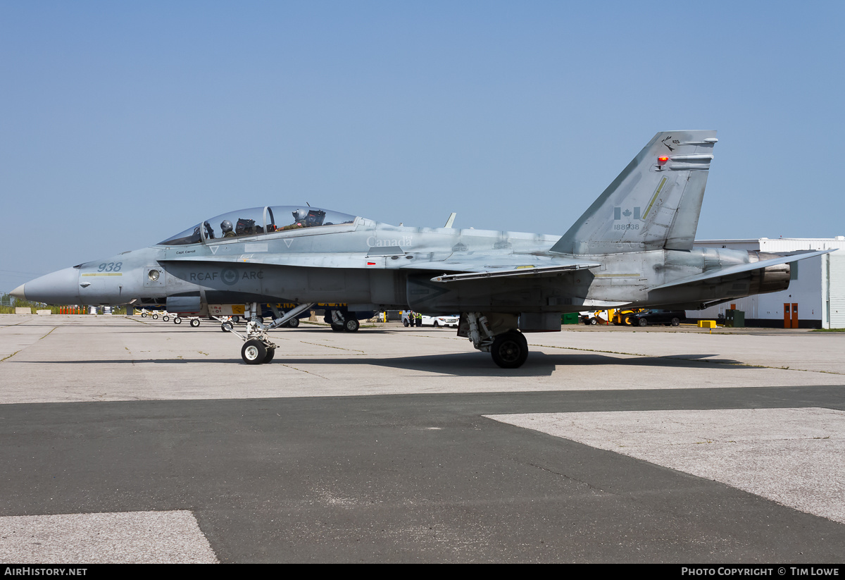 Aircraft Photo of 188938 | McDonnell Douglas CF-188B Hornet | Canada - Air Force | AirHistory.net #601695