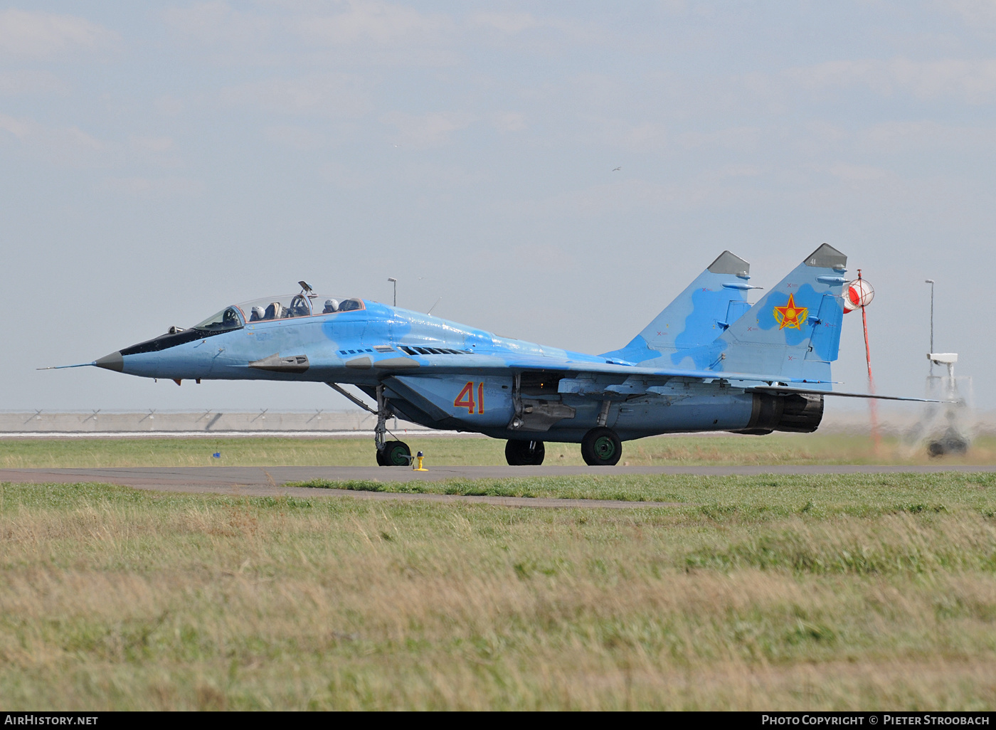 Aircraft Photo of 41 red | Mikoyan-Gurevich MiG-29UB | Kazakhstan - Air Force | AirHistory.net #601697