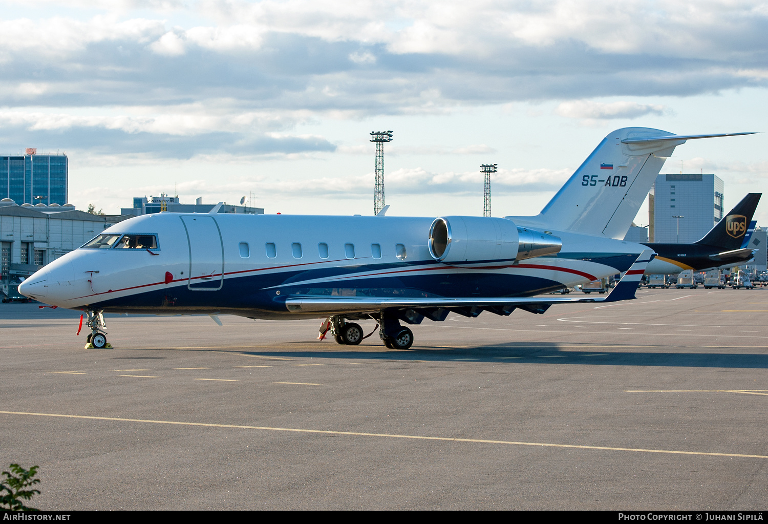 Aircraft Photo of S5-ADB | Bombardier Challenger 605 (CL-600-2B16) | AirHistory.net #601925