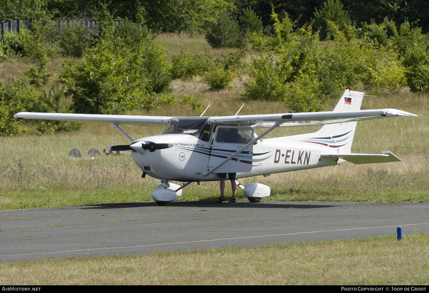 Aircraft Photo of D-ELKN | Cessna 172R Skyhawk | Hanseatischer Fliegerclub Berlin | AirHistory.net #601962