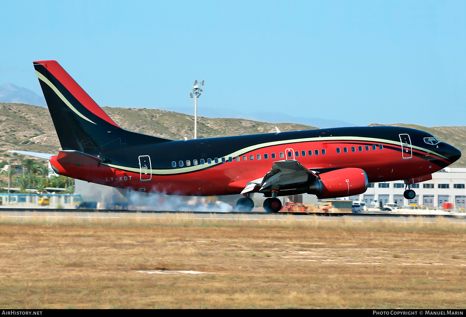 Aircraft Photo of LY-KDT | Boeing 737-522 | AirHistory.net #602068