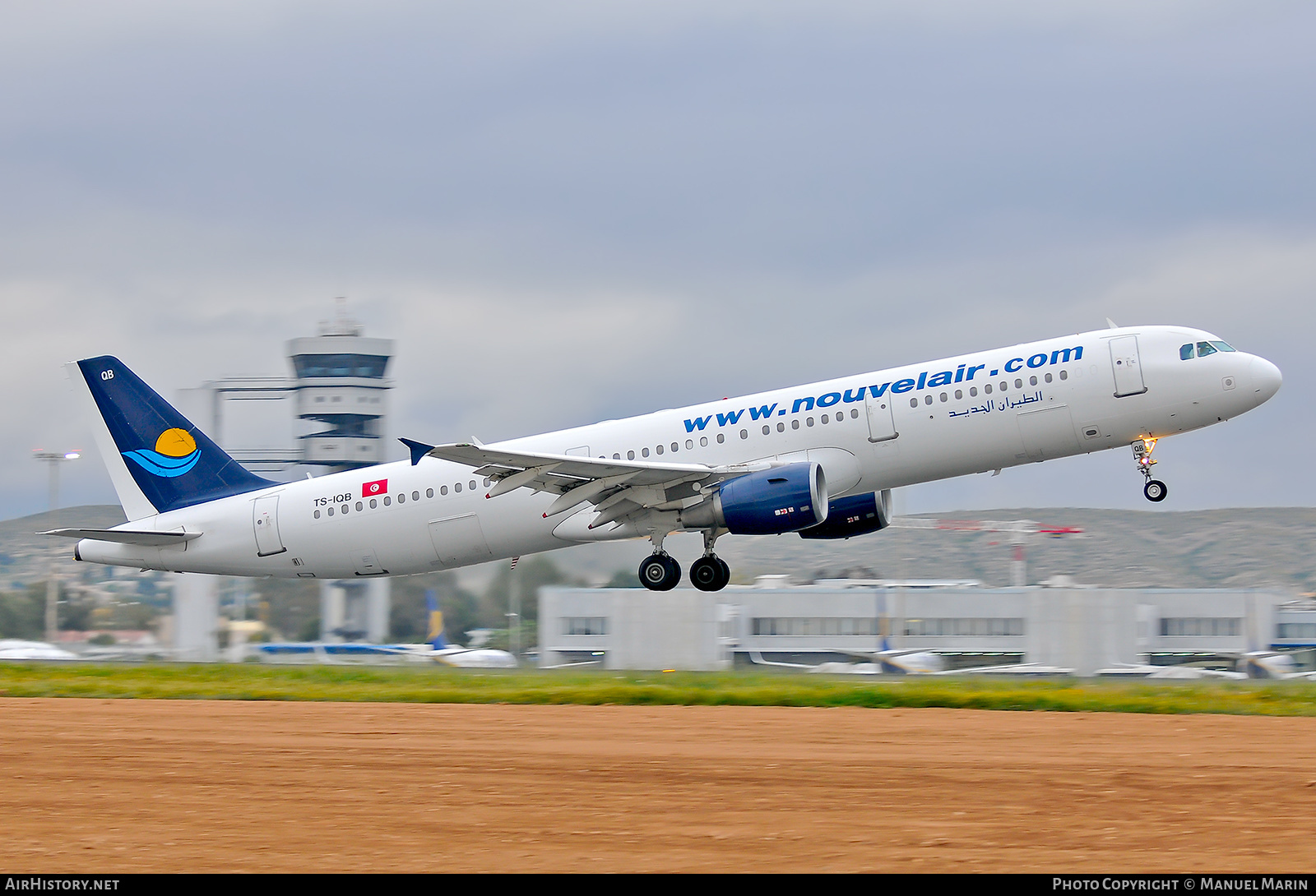 Aircraft Photo of TS-IQB | Airbus A321-211 | Nouvelair Tunisie | AirHistory.net #602157