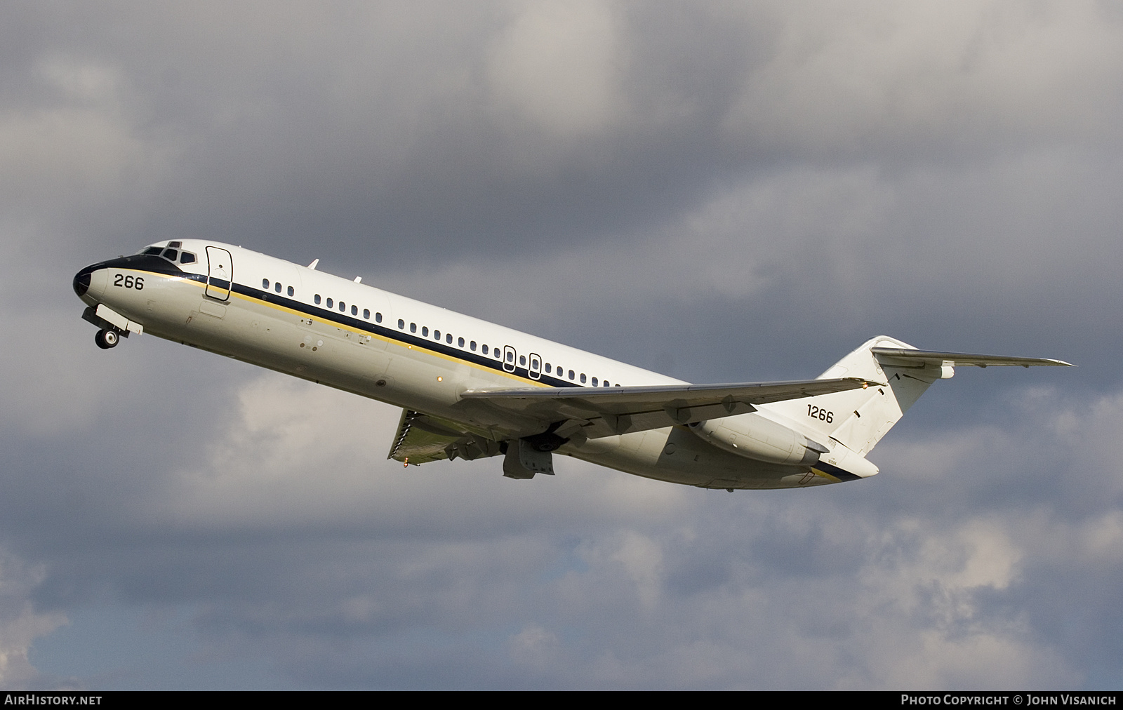 Aircraft Photo of 161266 / 1266 | McDonnell Douglas C-9B Skytrain II | USA - Navy | AirHistory.net #602346