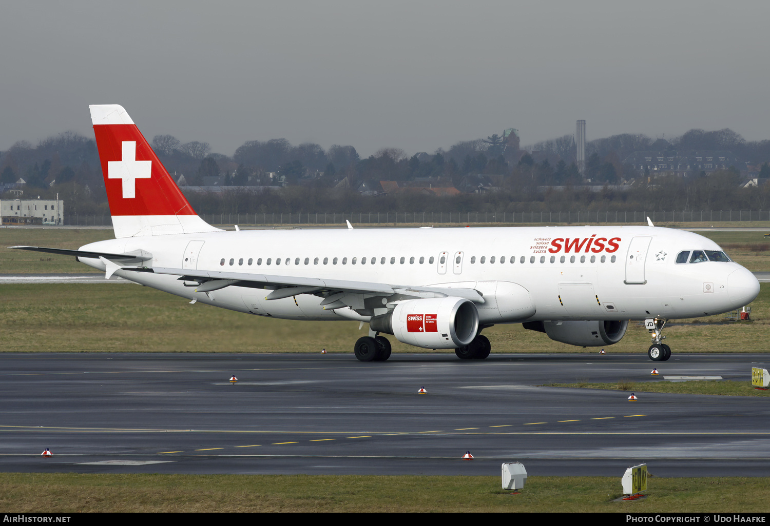 Aircraft Photo of HB-IJD | Airbus A320-214 | Swiss International Air Lines | AirHistory.net #602418