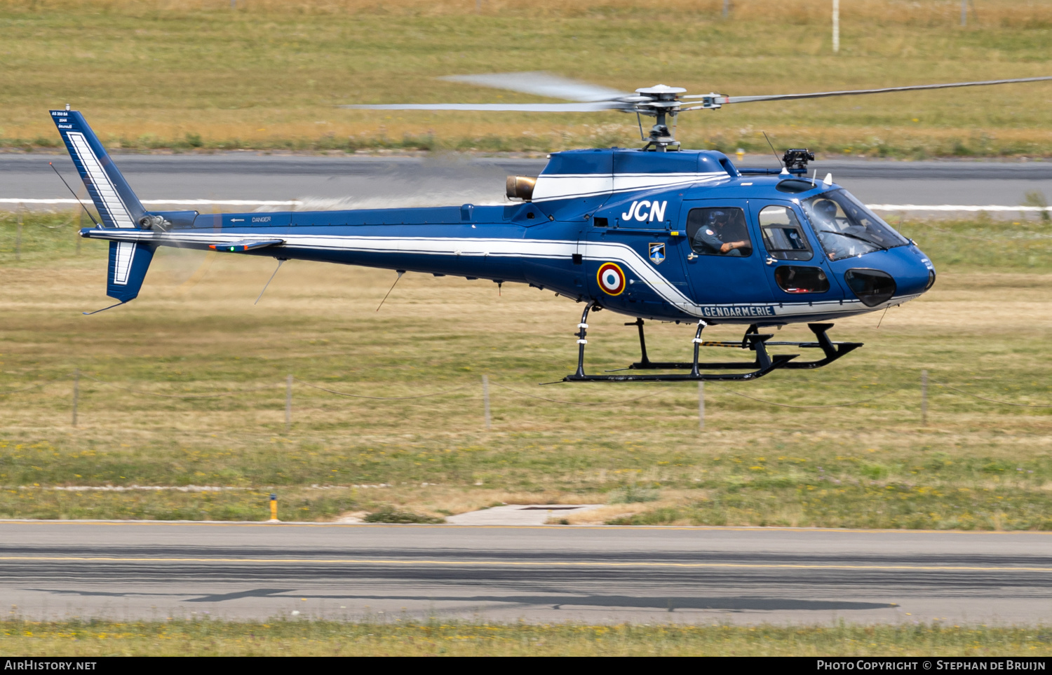 Aircraft Photo of 2044 | Aerospatiale AS-350BA Ecureuil | France - Gendarmerie | AirHistory.net #602698