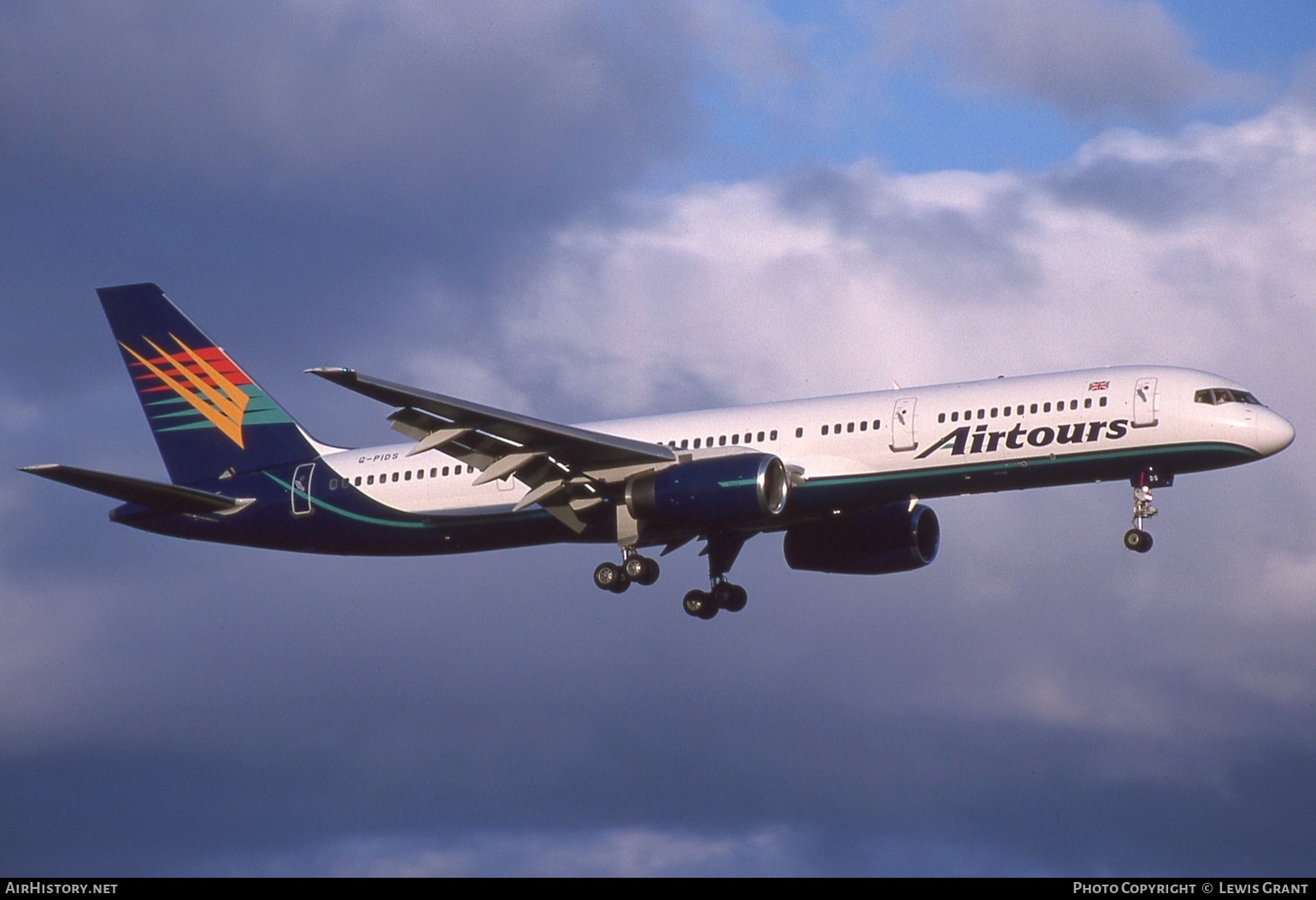 Aircraft Photo of G-PIDS | Boeing 757-225 | Airtours International | AirHistory.net #602728
