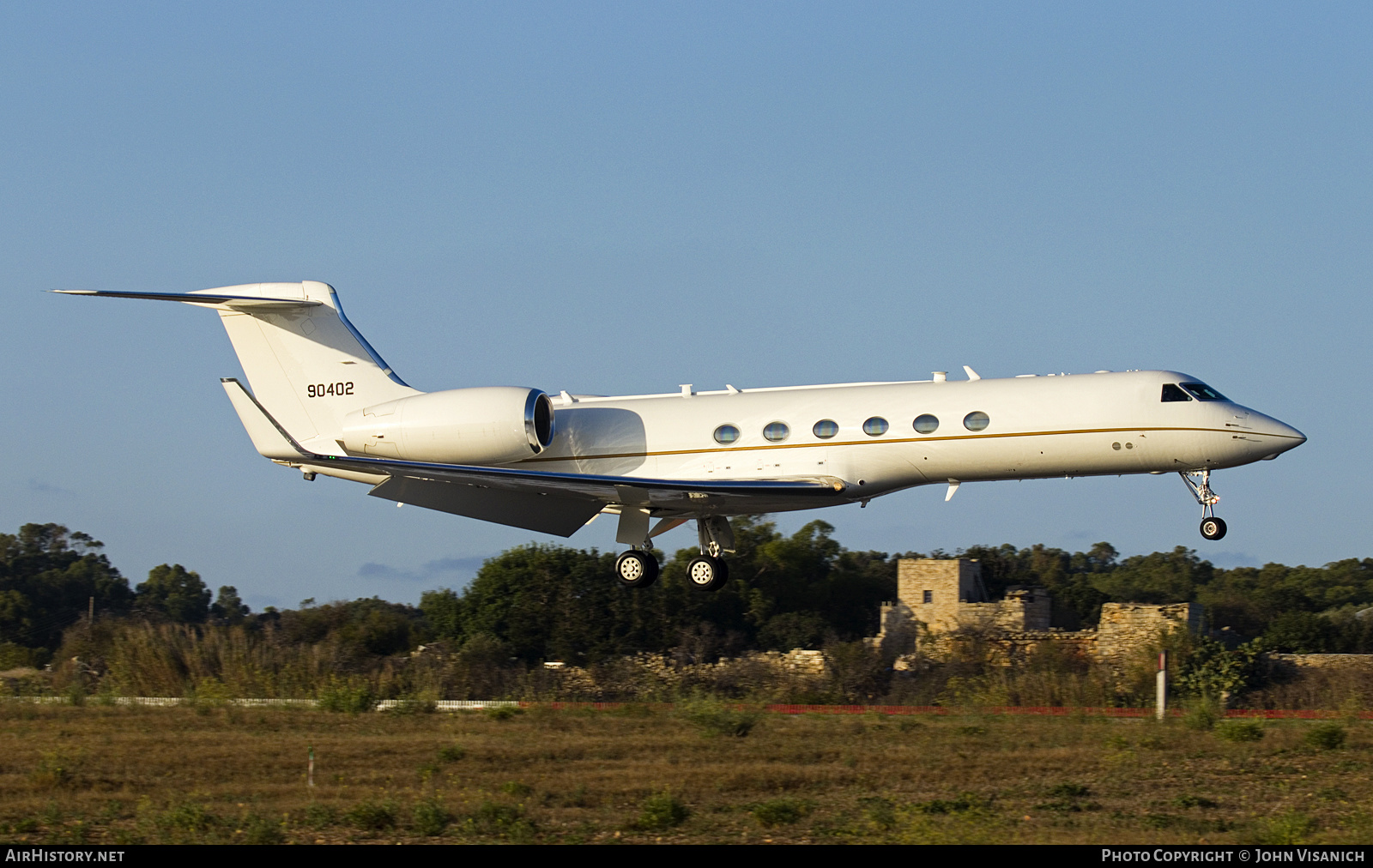 Aircraft Photo of 99-0402 / 90402 | Gulfstream Aerospace C-37A Gulfstream V (G-V) | USA - Air Force | AirHistory.net #602930