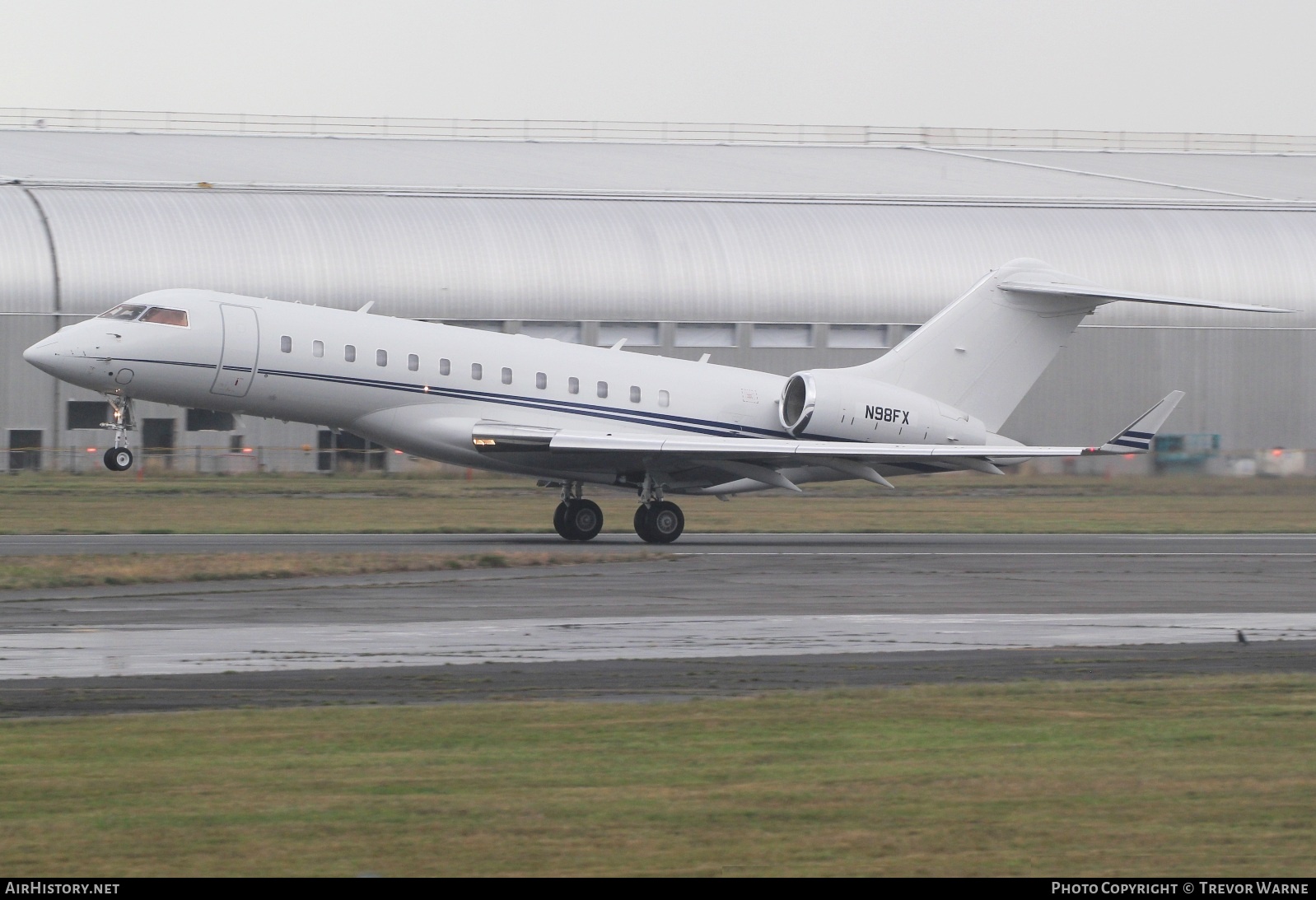 Aircraft Photo of N98FX | Bombardier Global Express XRS (BD-700-1A10) | AirHistory.net #603052
