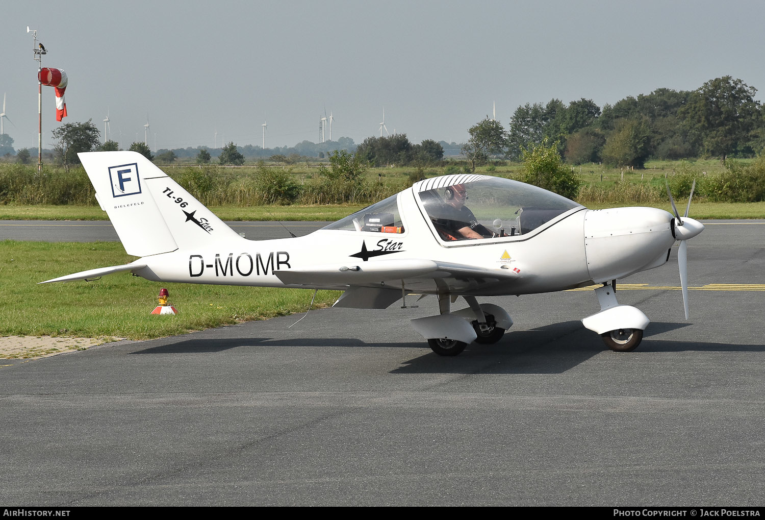 Aircraft Photo of D-MOMB | TL Ultralight TL-96 Star | Flugschule Bielefeld | AirHistory.net #603338