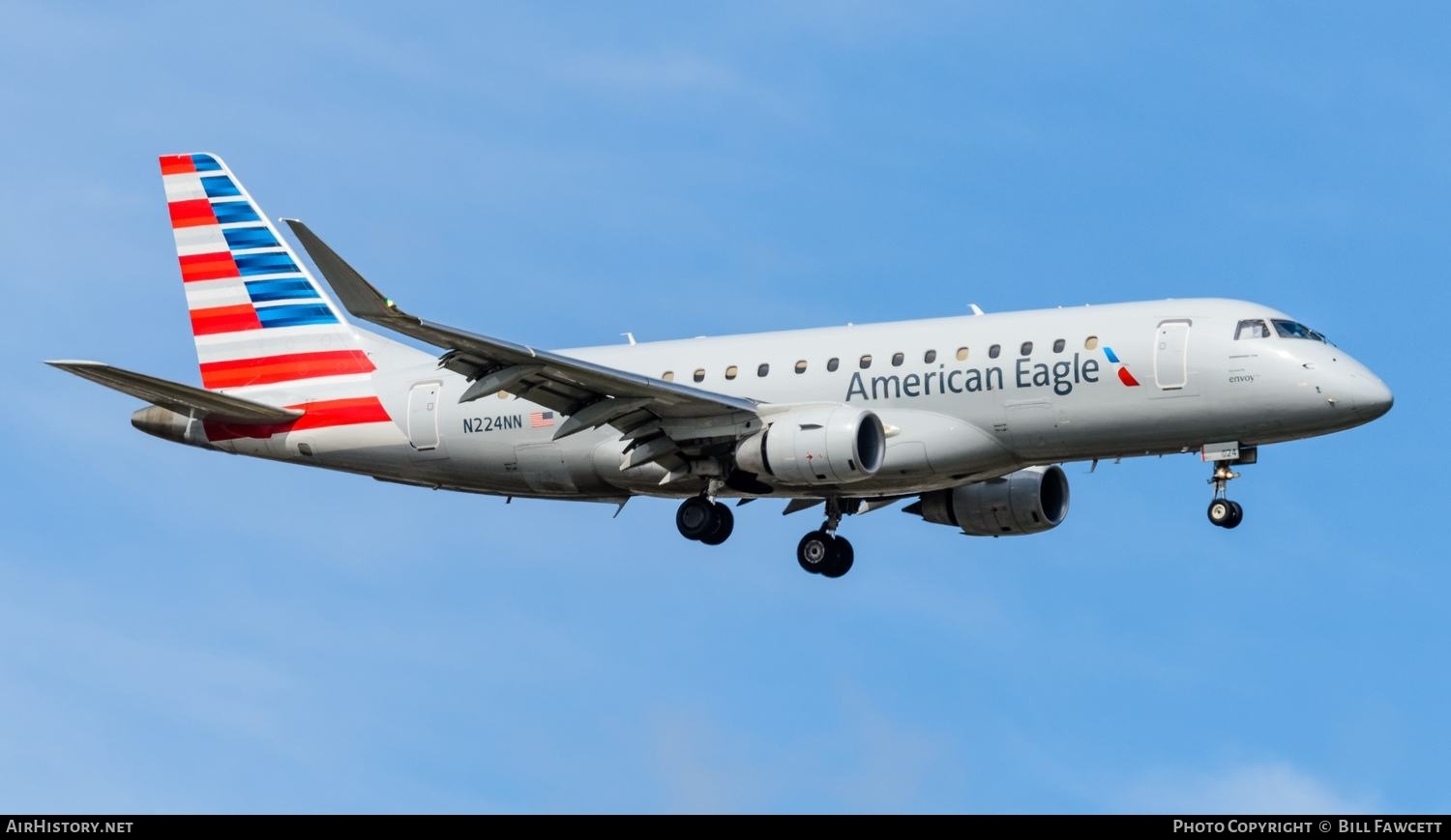 Aircraft Photo of N224NN | Embraer 175LR (ERJ-170-200LR) | American Eagle | AirHistory.net #603453