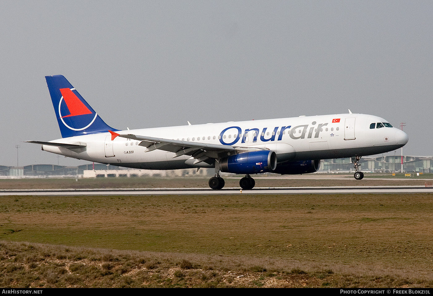 Aircraft Photo of TC-OBH | Airbus A320-233 | Onur Air | AirHistory.net #603584
