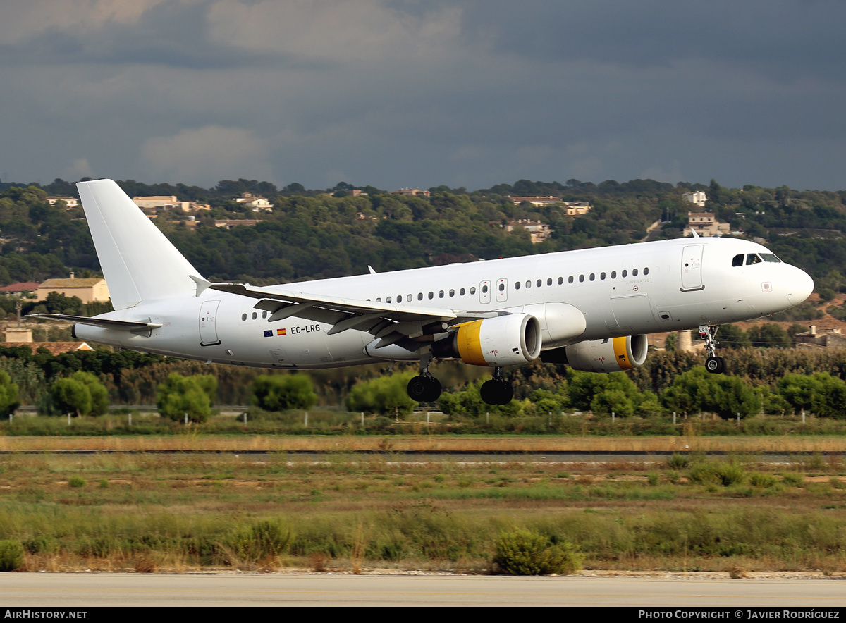 Aircraft Photo of EC-LRG | Airbus A320-214 | AirHistory.net #603623