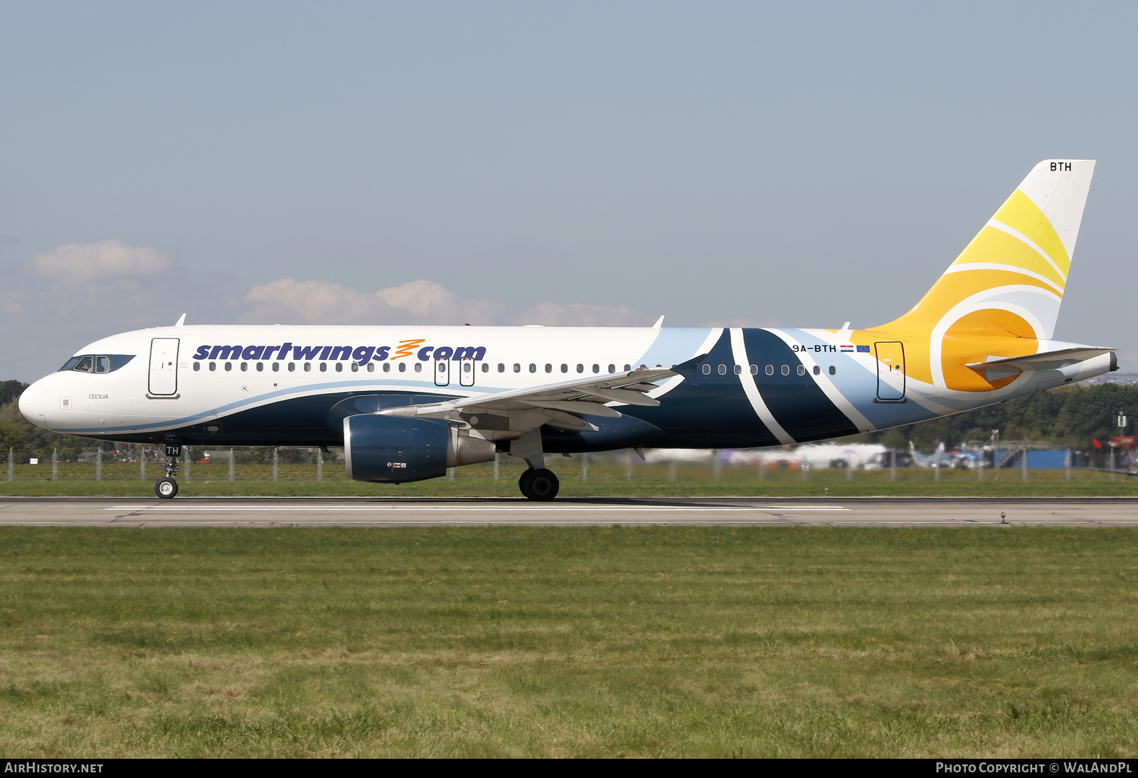 Aircraft Photo of 9A-BTH | Airbus A320-214 | Smartwings | AirHistory.net #603681