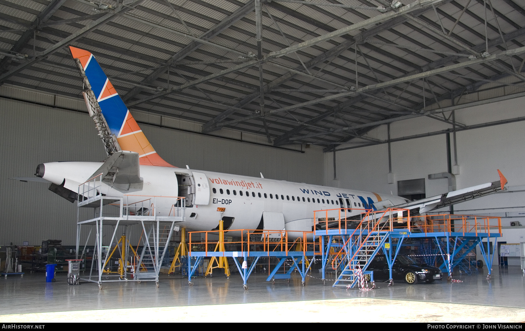 Aircraft Photo of EI-DOP | Airbus A320-232 | Wind Jet | AirHistory.net #603901