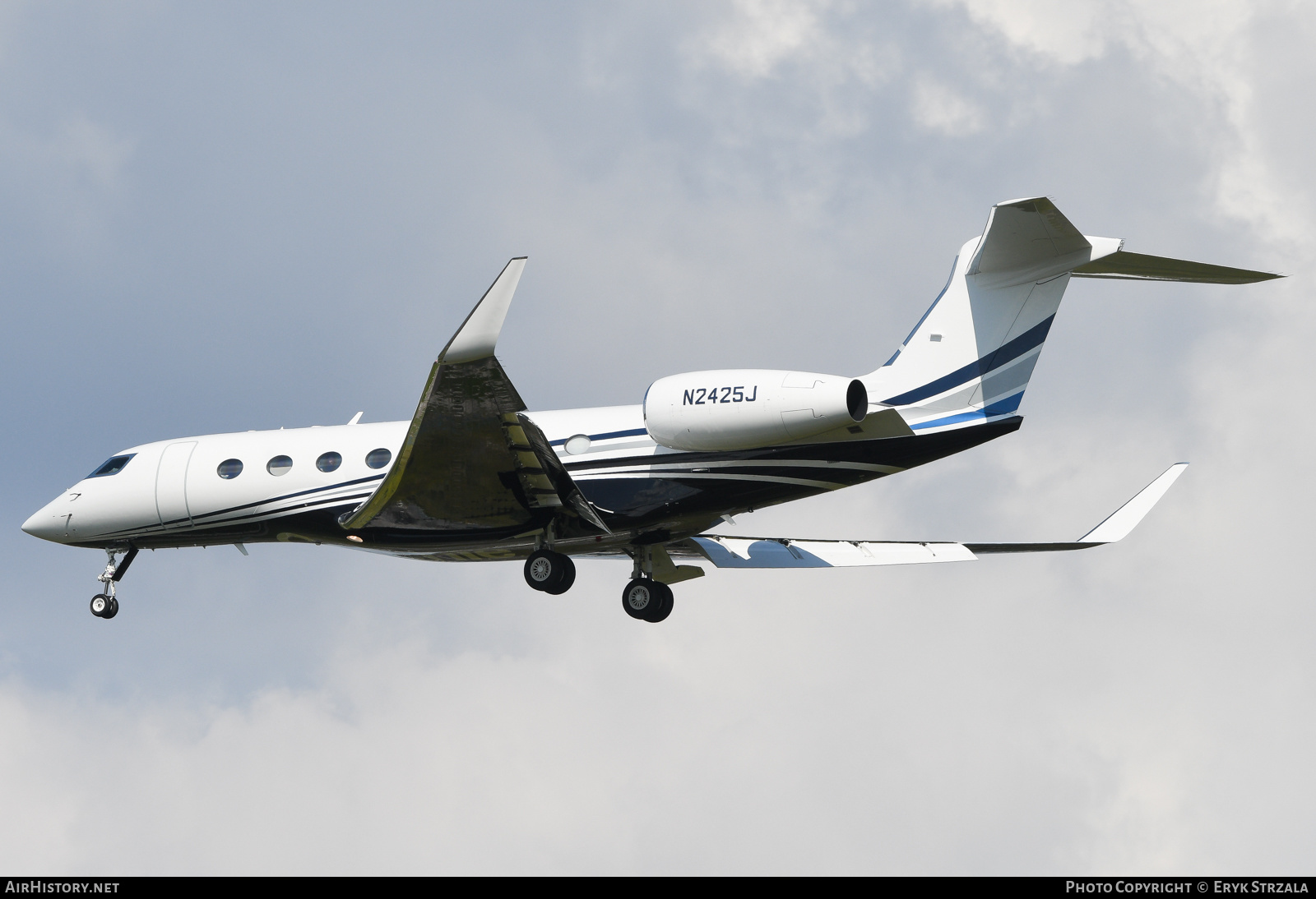 Aircraft Photo of N2425J | Gulfstream Aerospace G650ER (G-VI) | AirHistory.net #603944