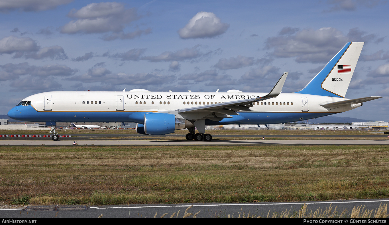 Aircraft Photo of 99-0004 / 90004 | Boeing C-32A (757-200) | USA - Air Force | AirHistory.net #604047