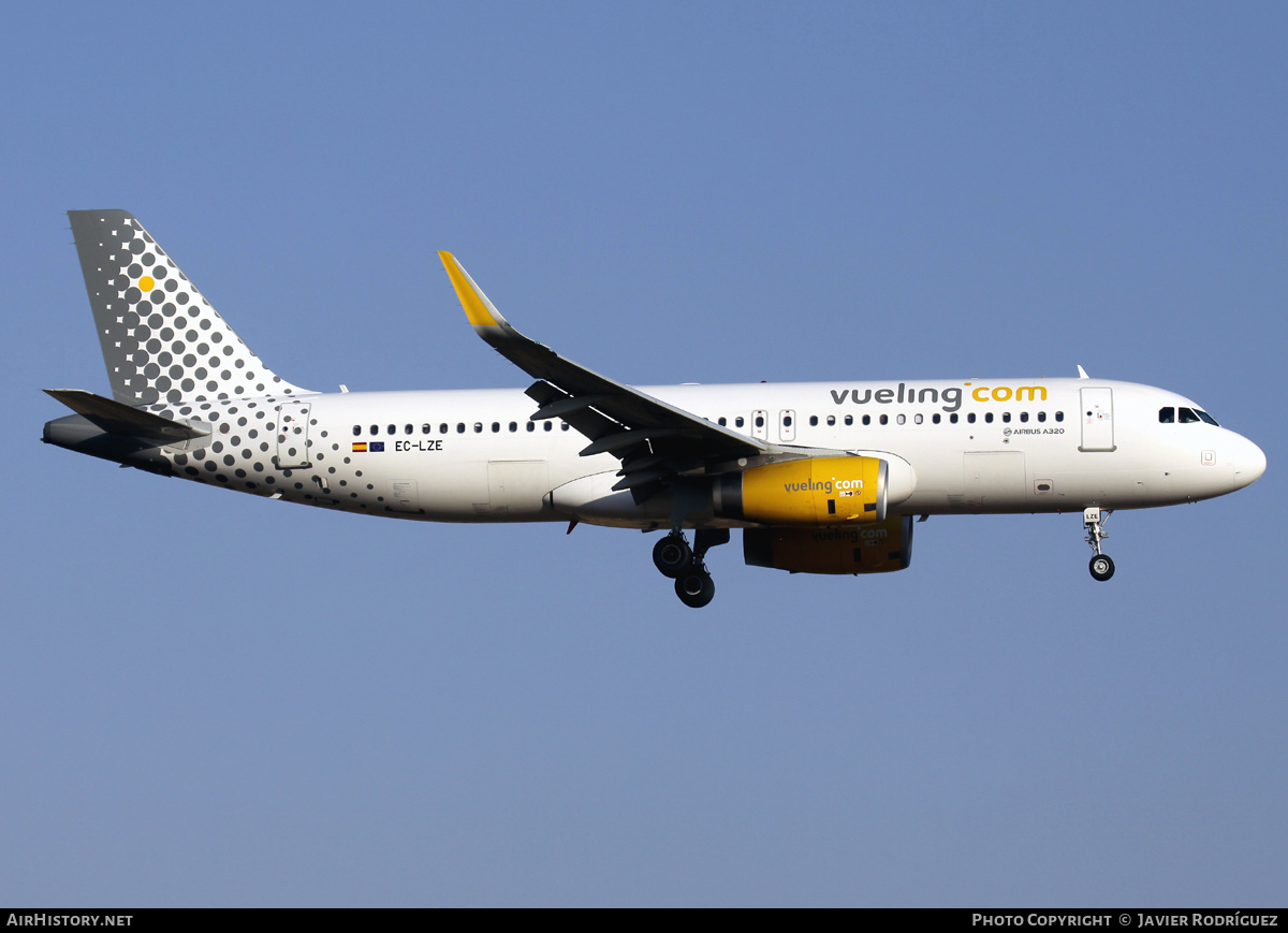 Aircraft Photo of EC-LZE | Airbus A320-232 | Vueling Airlines | AirHistory.net #604088