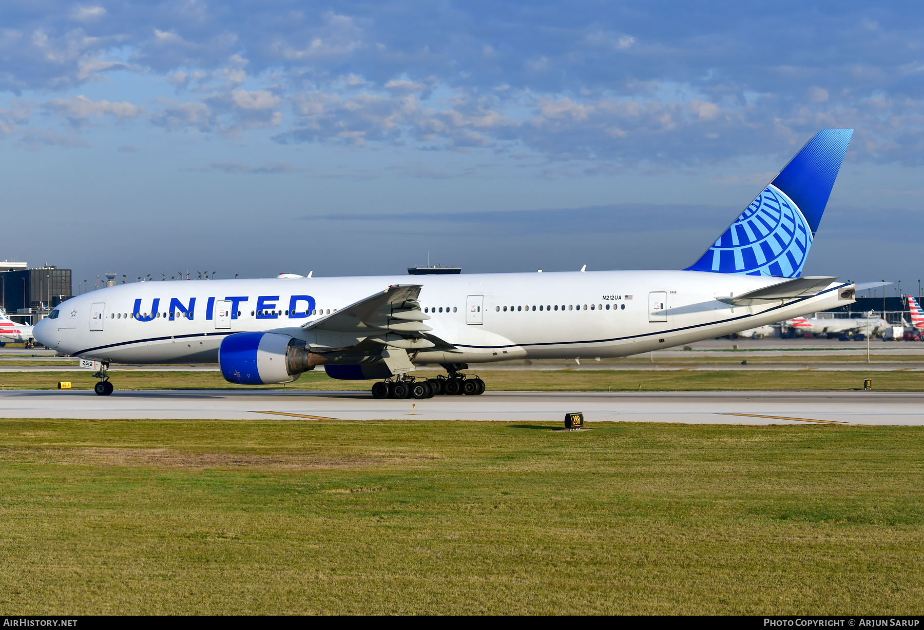 Aircraft Photo of N212UA | Boeing 777-222 | United Airlines | AirHistory.net #604192