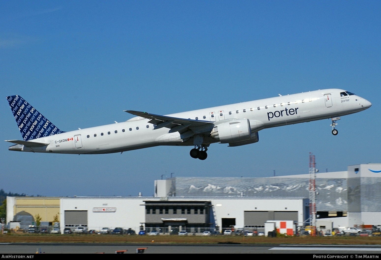 Aircraft Photo of C-GKQM | Embraer 195-E2 (ERJ-190-400) | Porter Airlines | AirHistory.net #604427