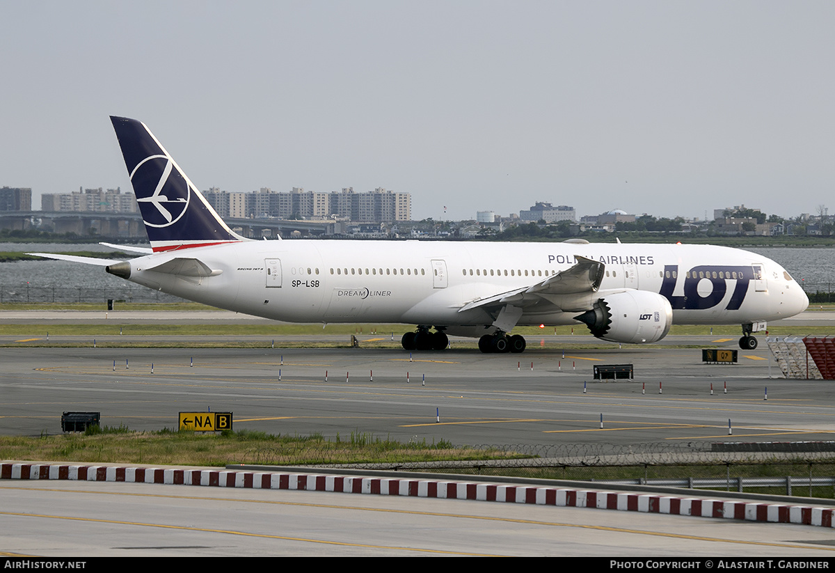 Aircraft Photo of SP-LSB | Boeing 787-8 Dreamliner | LOT Polish Airlines - Polskie Linie Lotnicze | AirHistory.net #604615