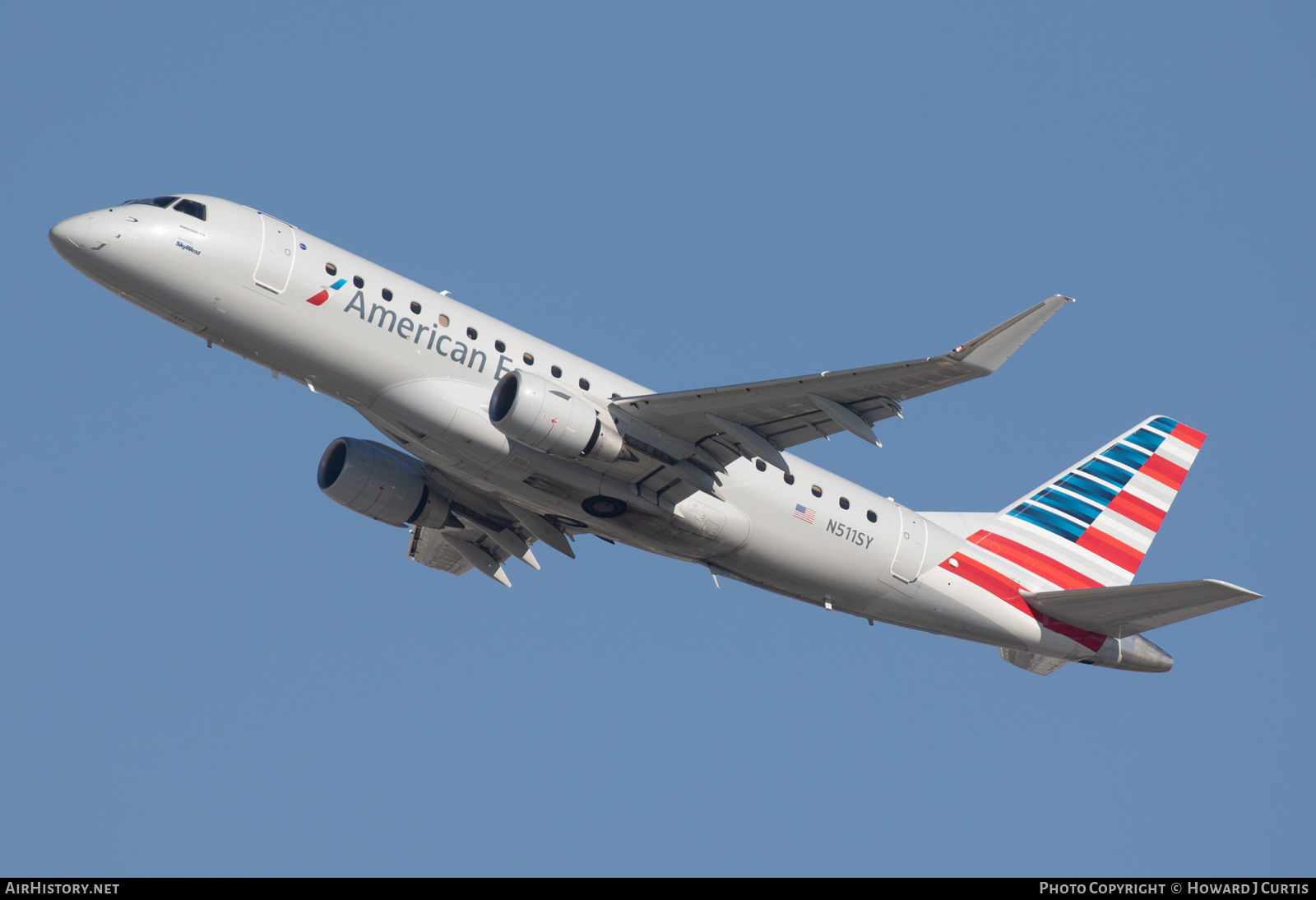 Aircraft Photo of N511SY | Embraer 175LR (ERJ-170-200LR) | American Eagle | AirHistory.net #604752