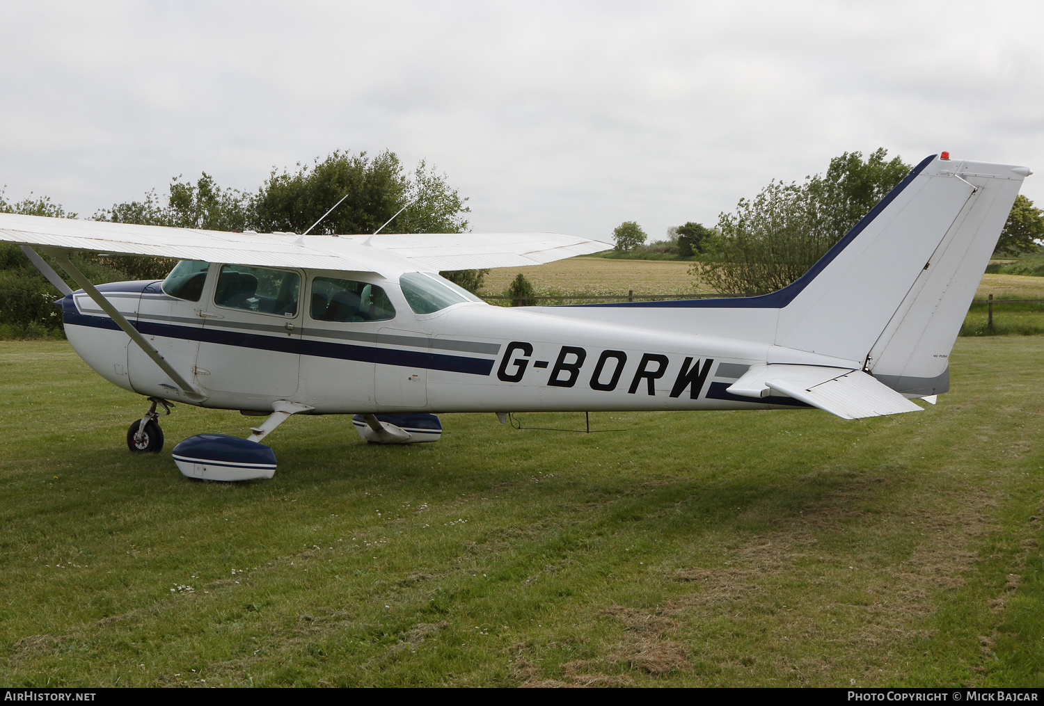 Aircraft Photo of G-BORW | Cessna 172P Skyhawk | AirHistory.net #604760