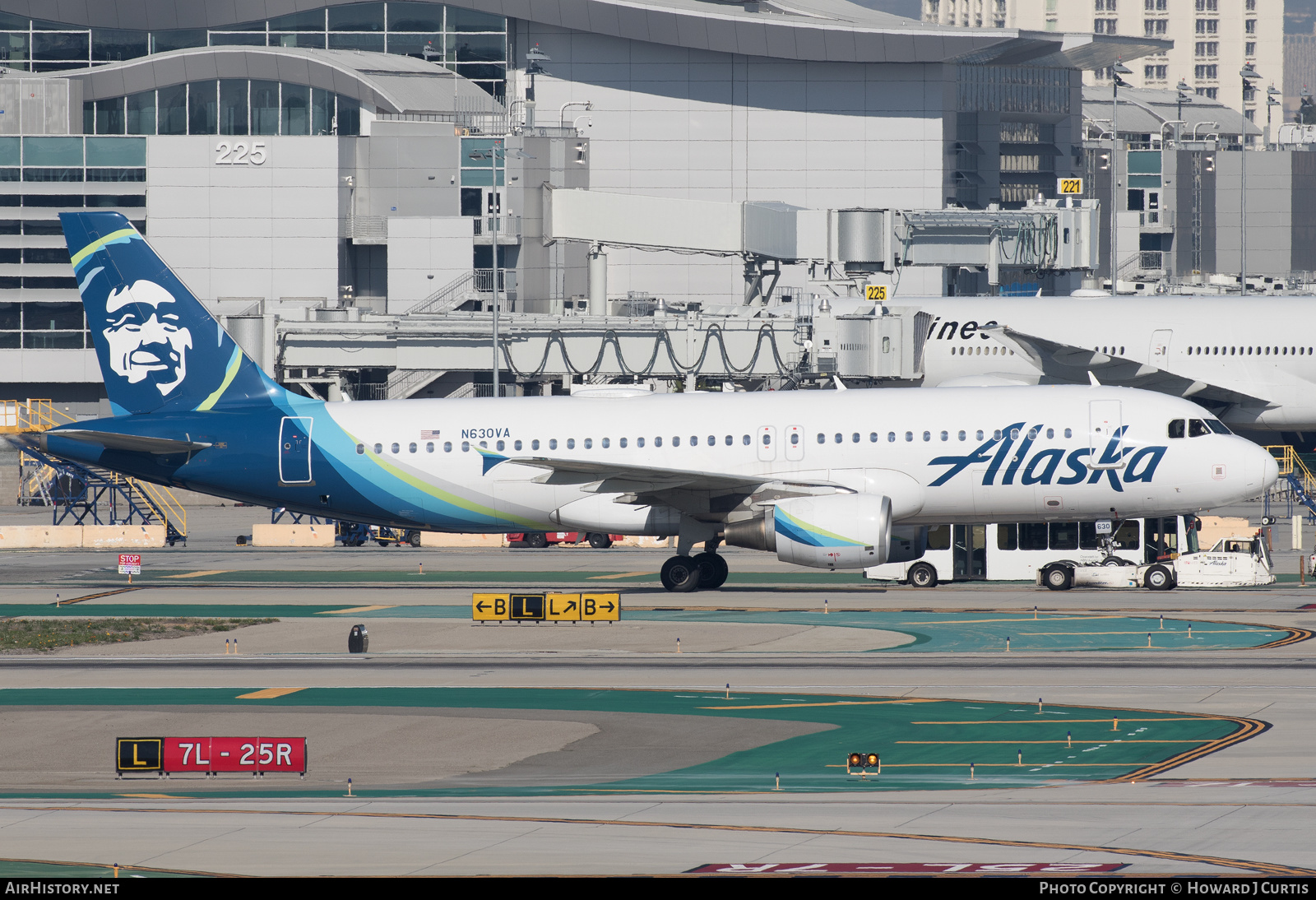 Aircraft Photo of N630VA | Airbus A320-214 | Alaska Airlines | AirHistory.net #604773