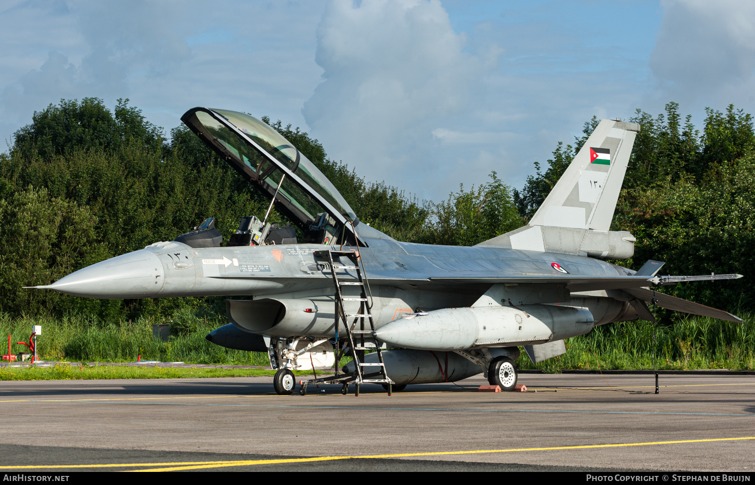 Aircraft Photo of 130 | General Dynamics F-16BM Fighting Falcon | Jordan - Air Force | AirHistory.net #604916