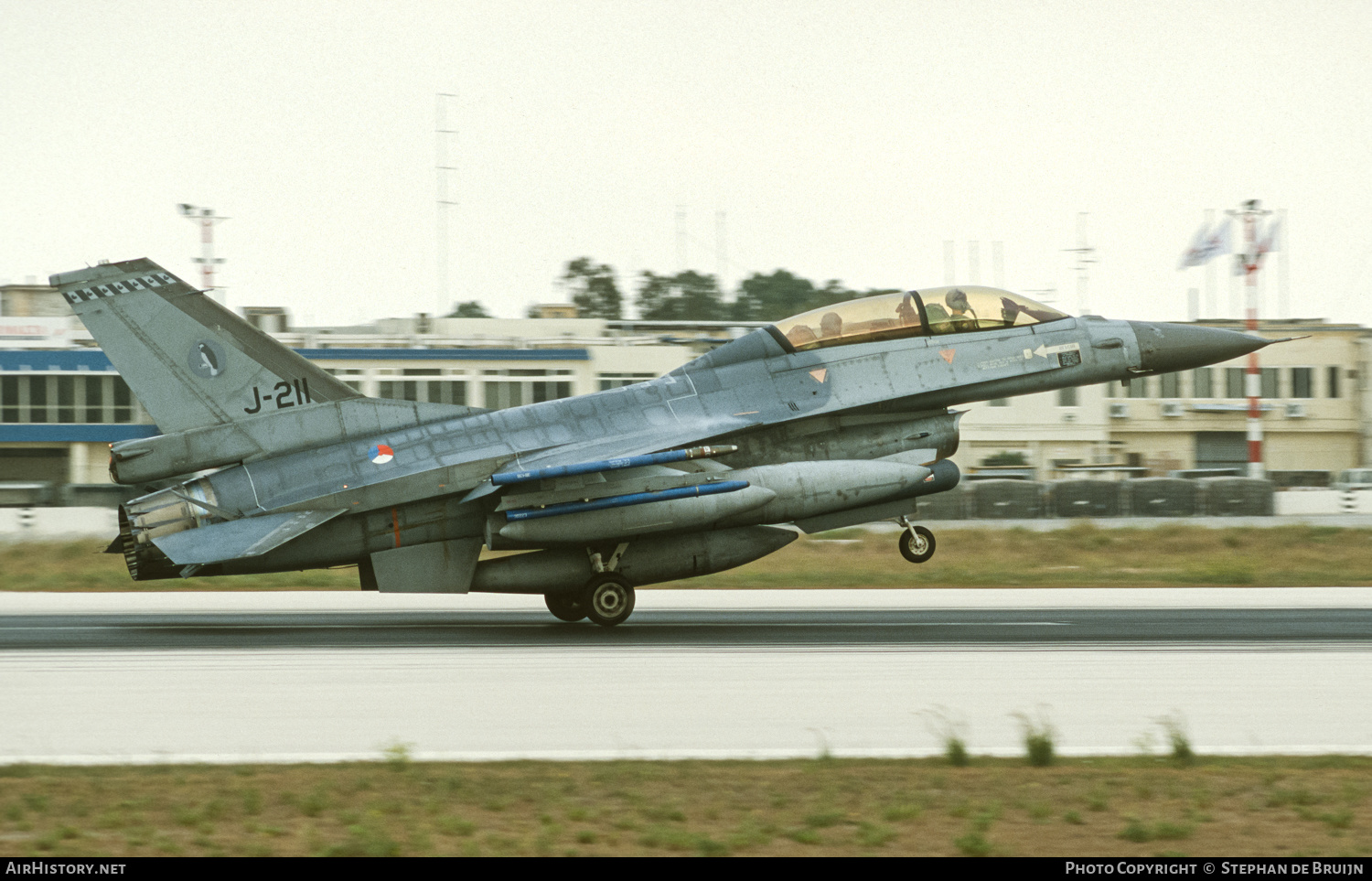Aircraft Photo of J-211 | General Dynamics F-16B Fighting Falcon | Netherlands - Air Force | AirHistory.net #604923