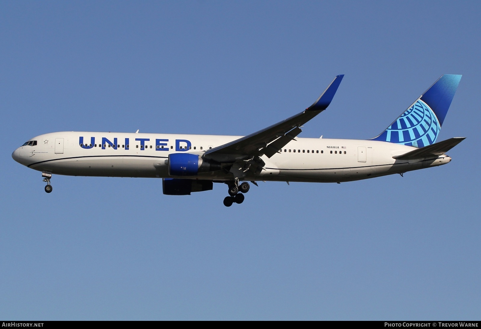 Aircraft Photo of N668UA | Boeing 767-322/ER | United Airlines | AirHistory.net #605297