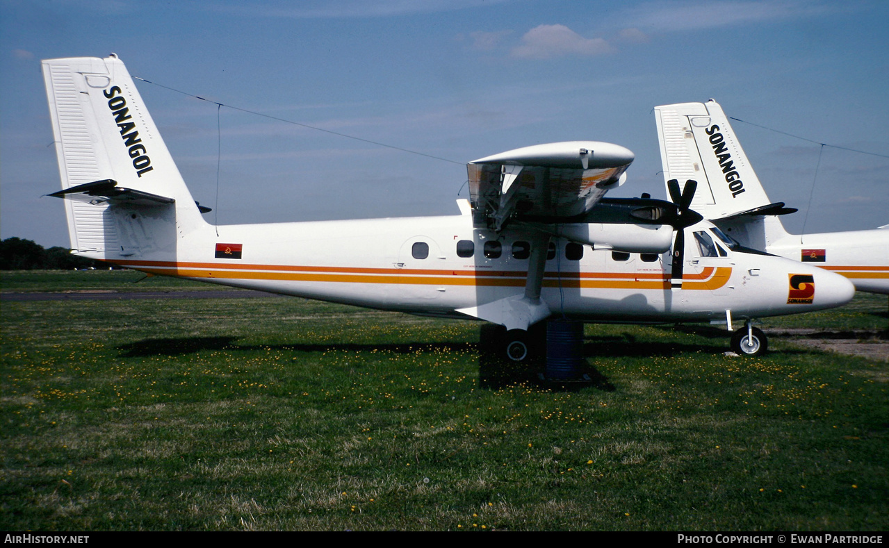 Aircraft Photo of D2-FVM | De Havilland Canada DHC-6-300 Twin Otter | Sonangol Aeronáutica | AirHistory.net #605331