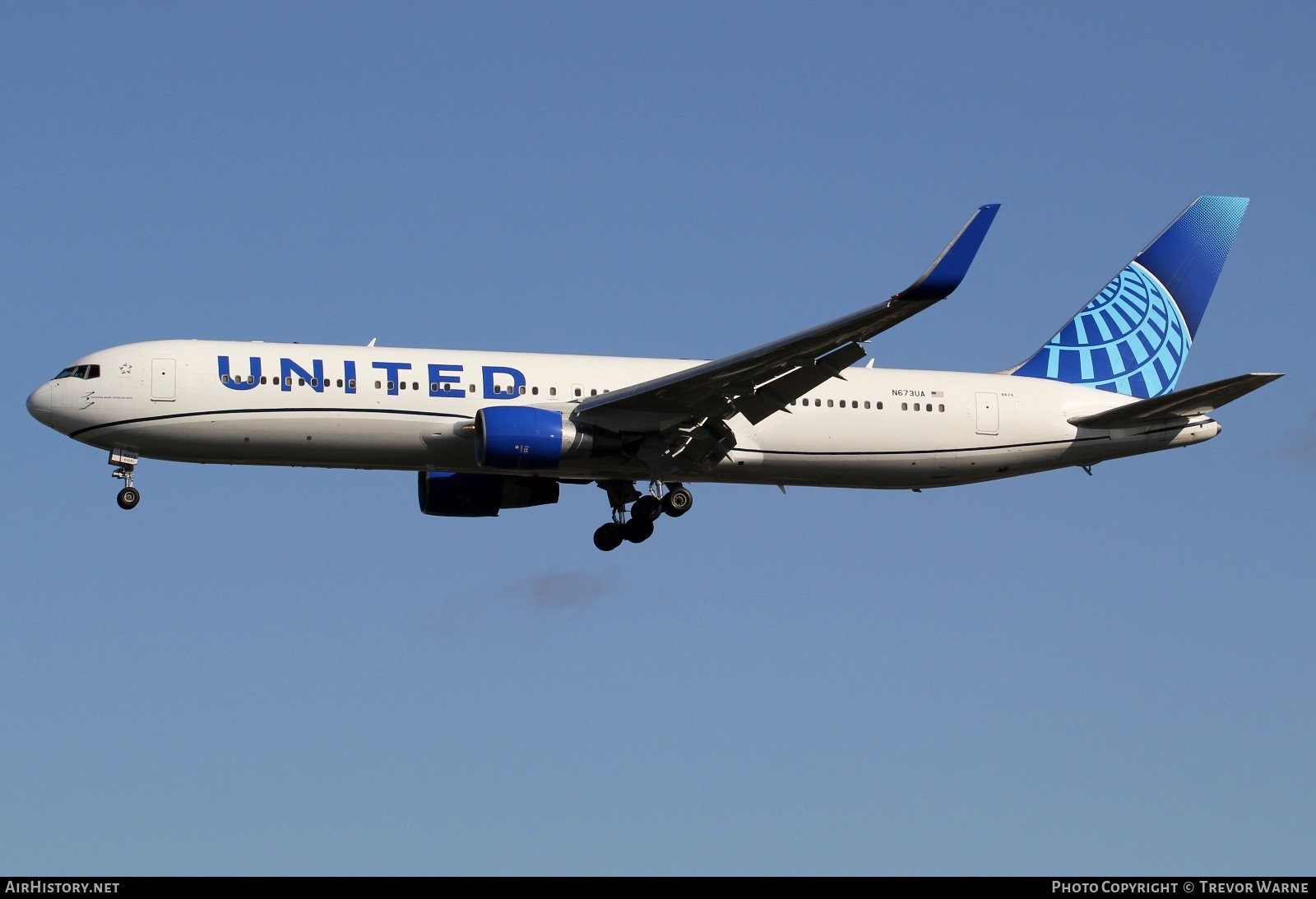 Aircraft Photo of N673UA | Boeing 767-322/ER | United Airlines | AirHistory.net #605446