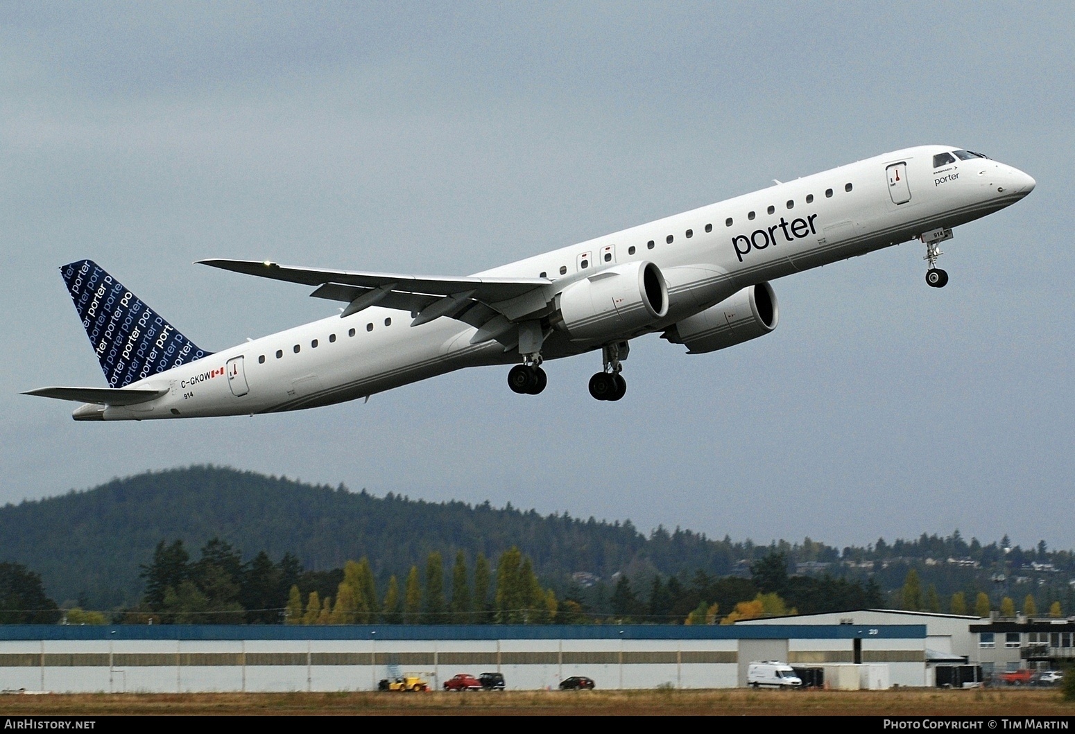 Aircraft Photo of C-GKQW | Embraer 195-E2 (ERJ-190-400) | Porter Airlines | AirHistory.net #605601