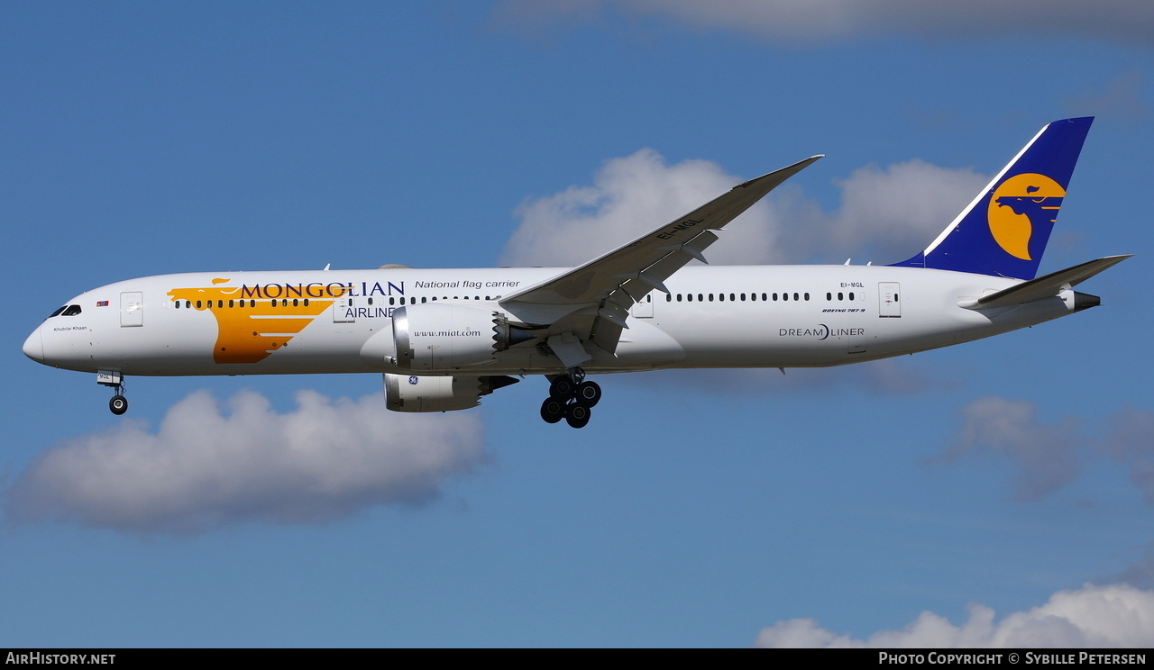 Aircraft Photo of EI-MGL | Boeing 787-9 Dreamliner | MIAT Mongolian Airlines | AirHistory.net #605639