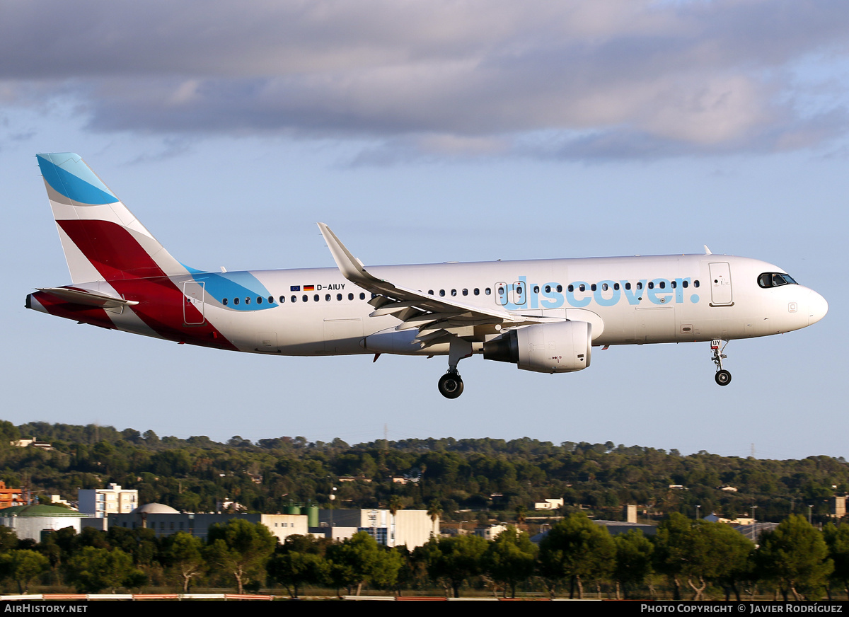 Aircraft Photo of D-AIUY | Airbus A320-214 | Discover Airlines | AirHistory.net #605738