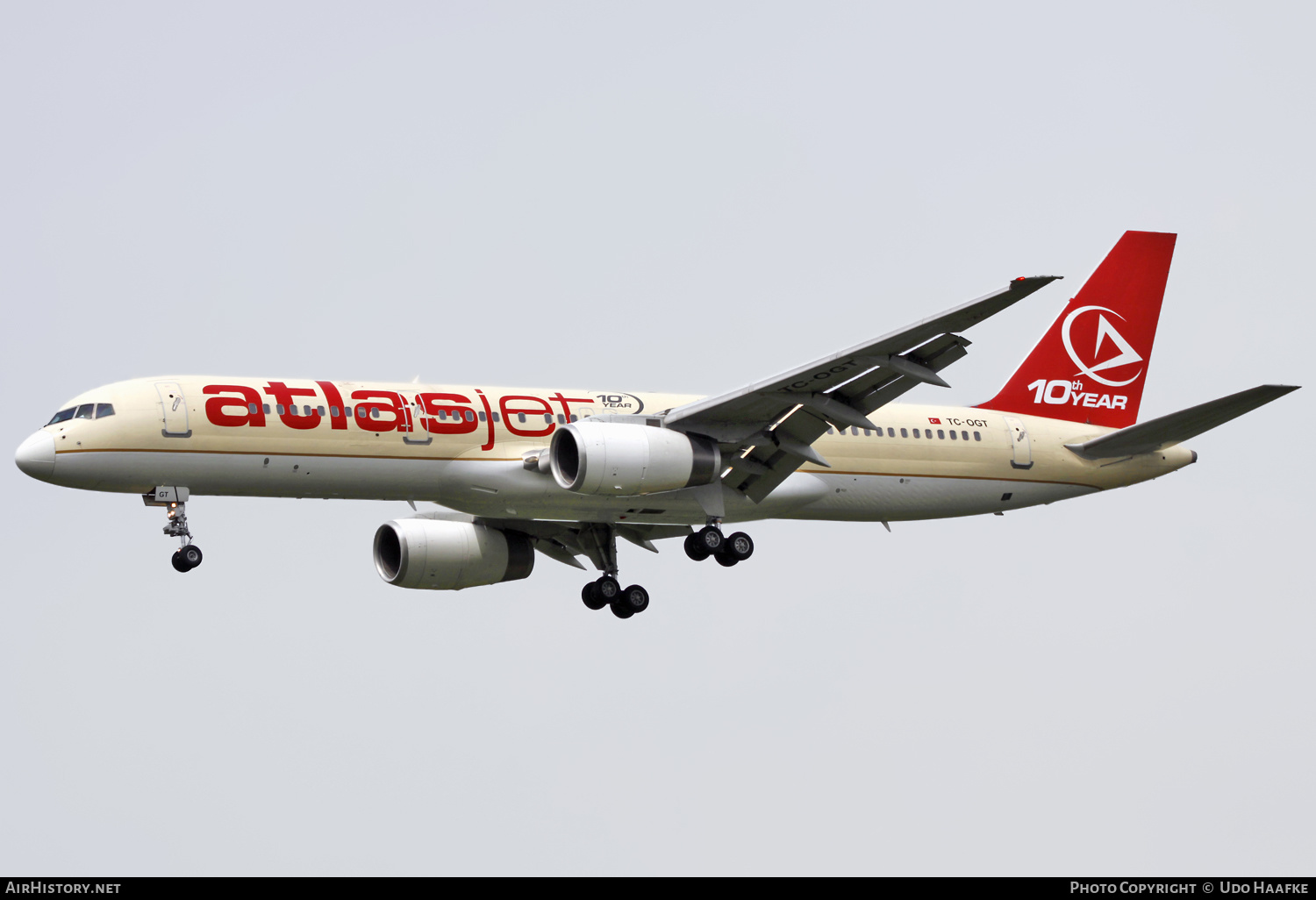 Aircraft Photo of TC-OGT | Boeing 757-256 | Atlasjet Airlines | AirHistory.net #606321