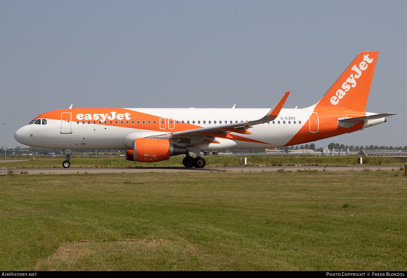 Aircraft Photo of G-EZRZ | Airbus A320-214 | EasyJet | AirHistory.net #606534
