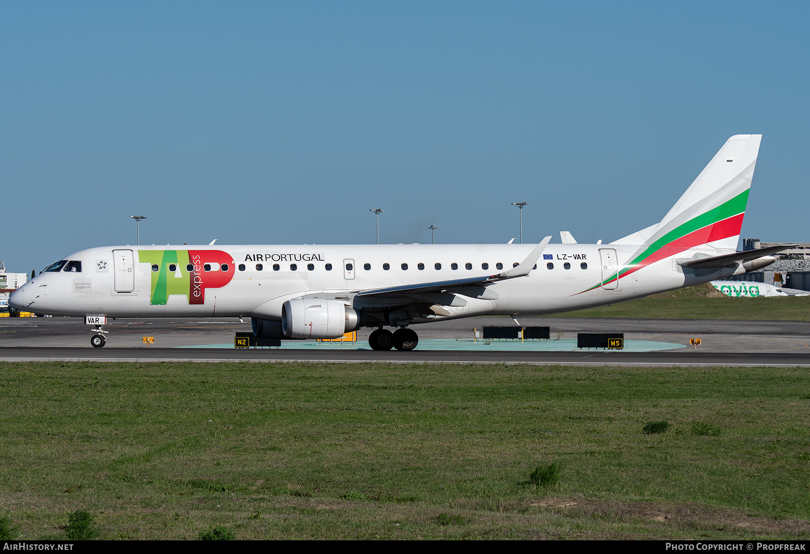 Aircraft Photo of LZ-VAR | Embraer 190STD (ERJ-190-100STD) | TAP Air Portugal Express | AirHistory.net #606648