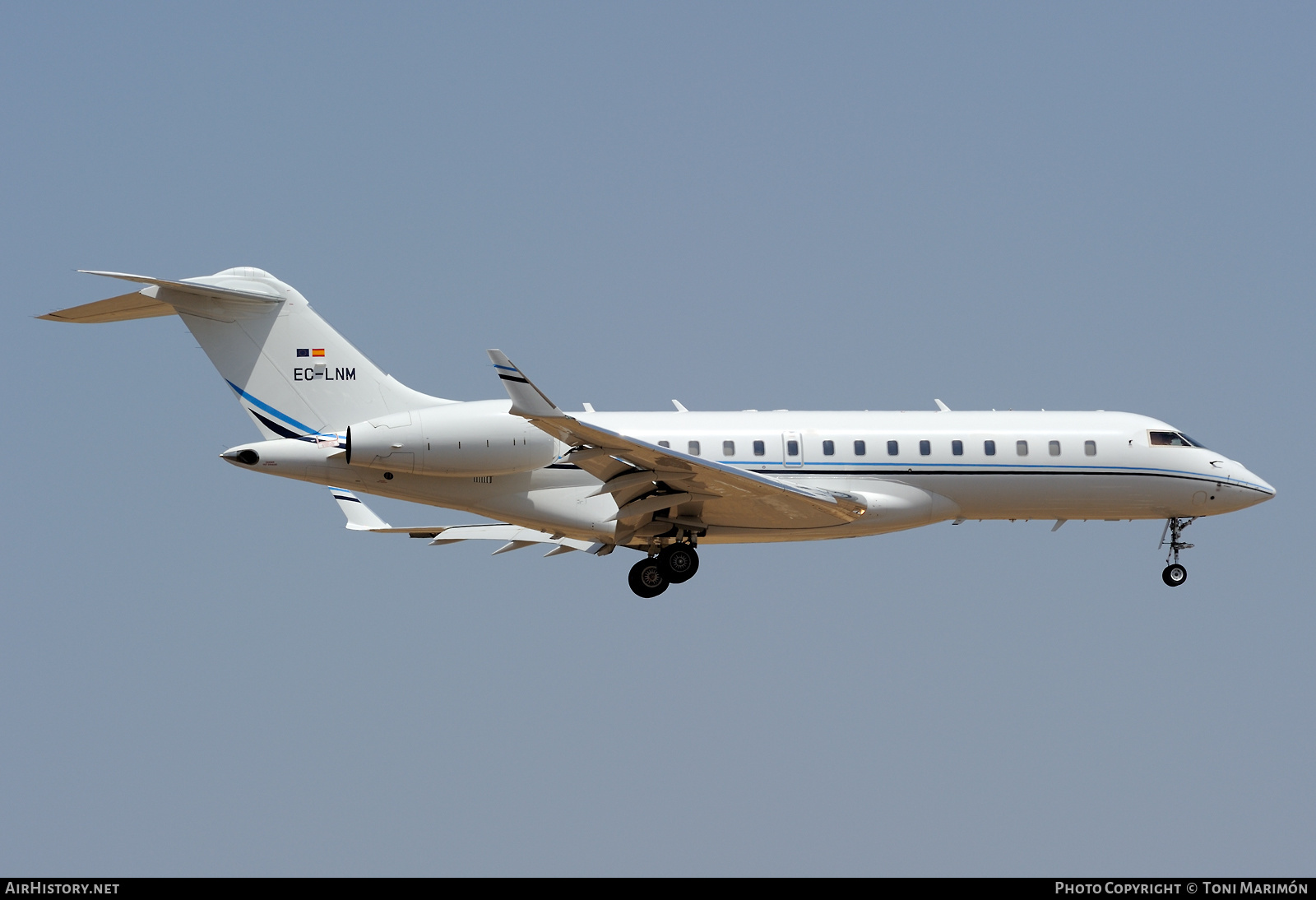 Aircraft Photo of EC-LNM | Bombardier Global Express (BD-700-1A10) | AirHistory.net #606685
