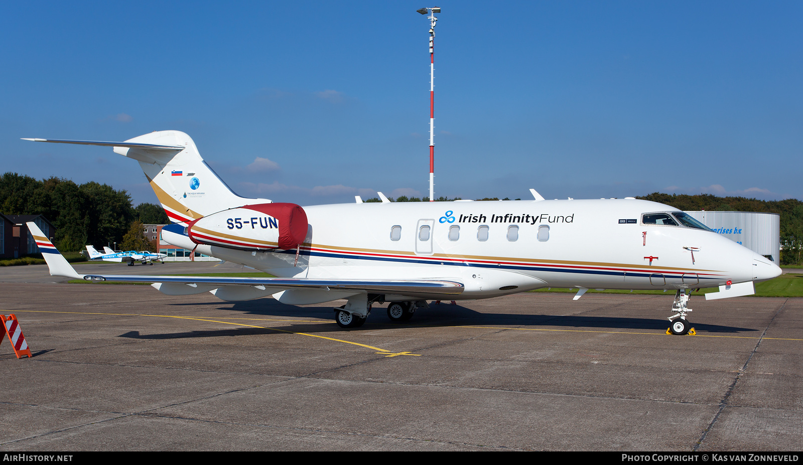 Aircraft Photo of S5-FUN | Bombardier Challenger 300 (BD-100-1A10) | Wetsus | AirHistory.net #606697