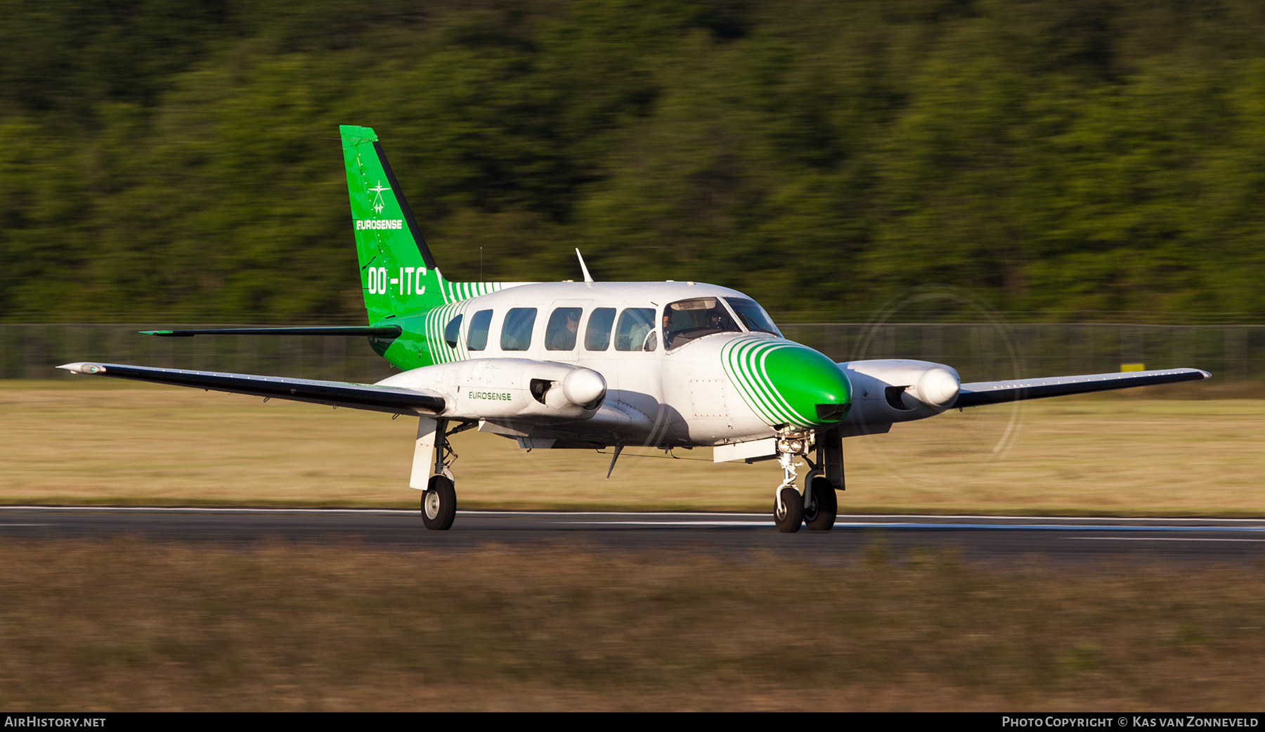 Aircraft Photo of OO-ITC | Piper PA-31-350 Navajo Chieftain | Eurosense | AirHistory.net #606707