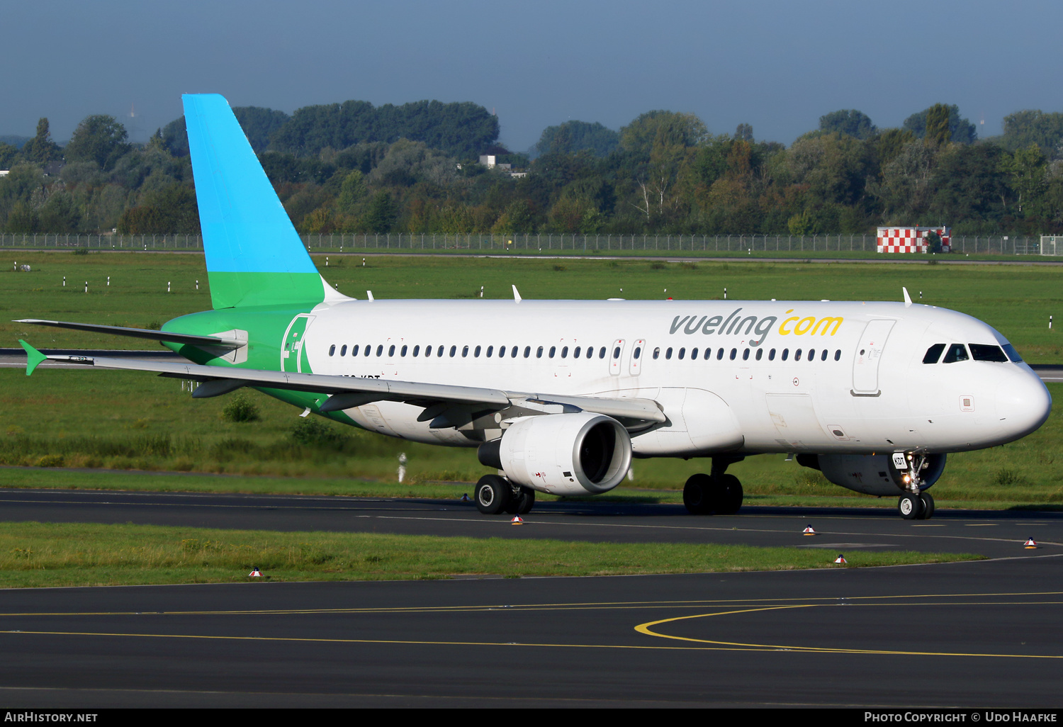 Aircraft Photo of EC-KDT | Airbus A320-216 | Vueling Airlines | AirHistory.net #606868