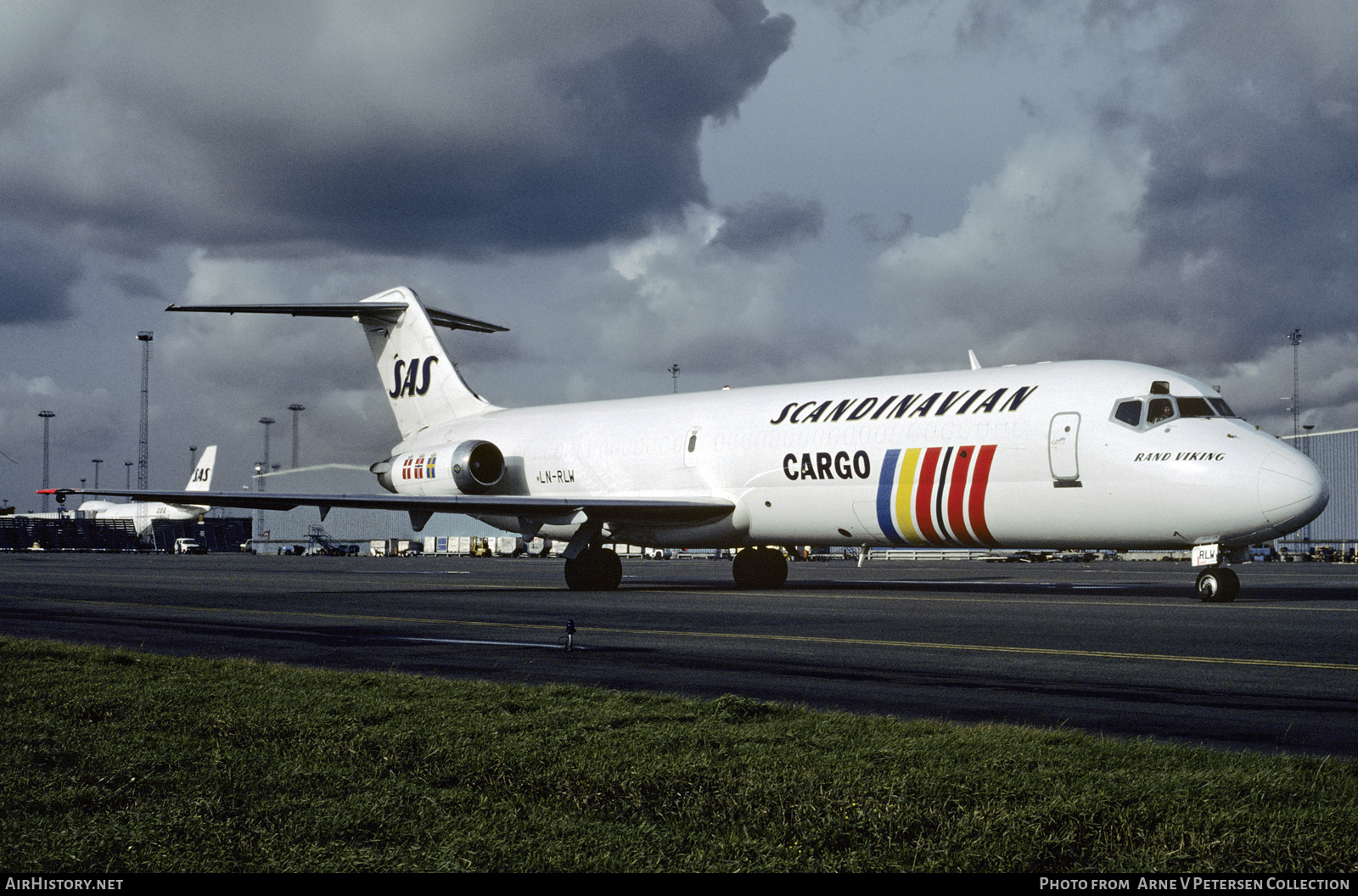 Aircraft Photo of LN-RLW | McDonnell Douglas DC-9-33F | Scandinavian Airlines - SAS Cargo | AirHistory.net #606880