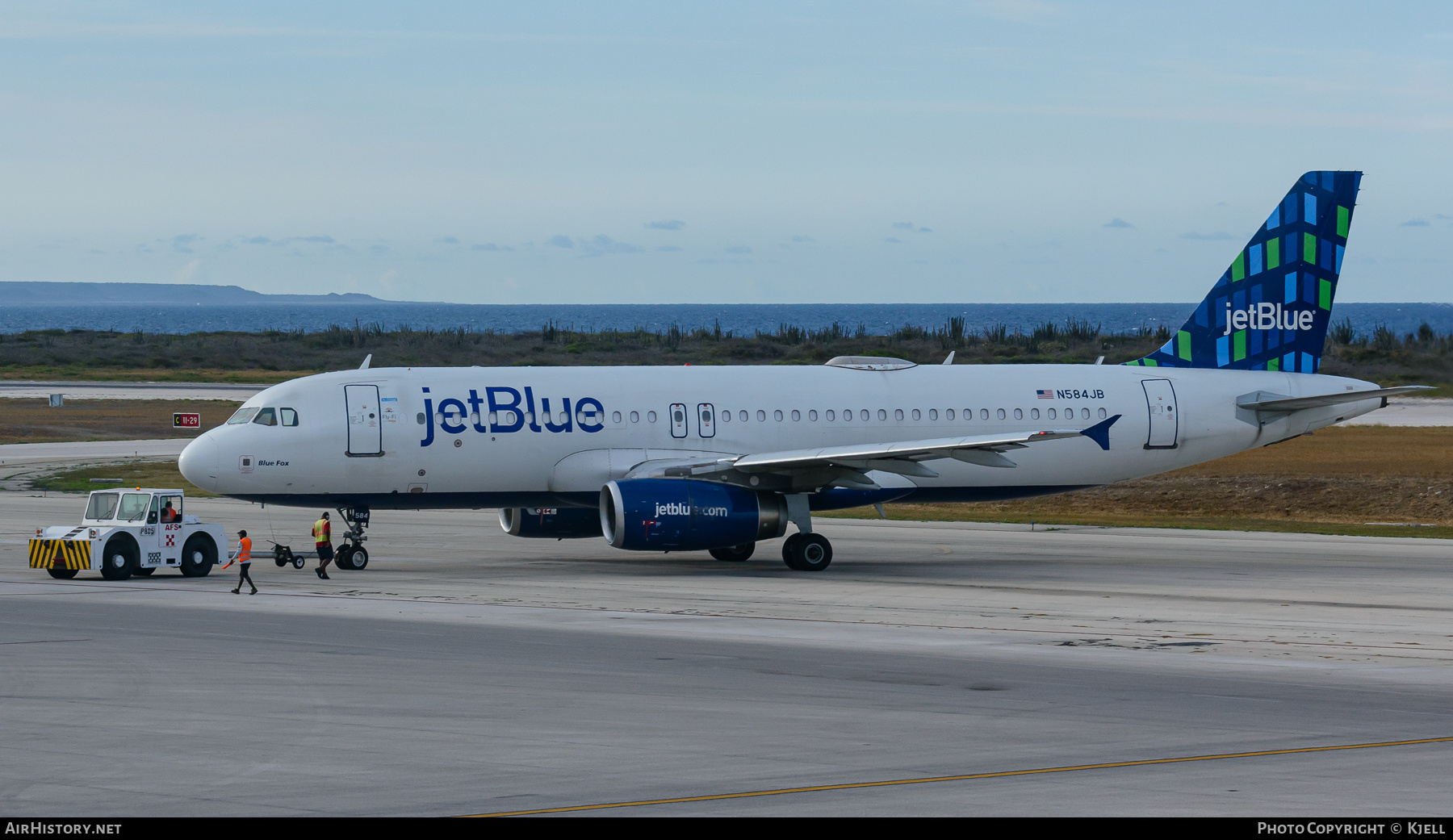 Aircraft Photo of N584JB | Airbus A320-232 | JetBlue Airways | AirHistory.net #606992